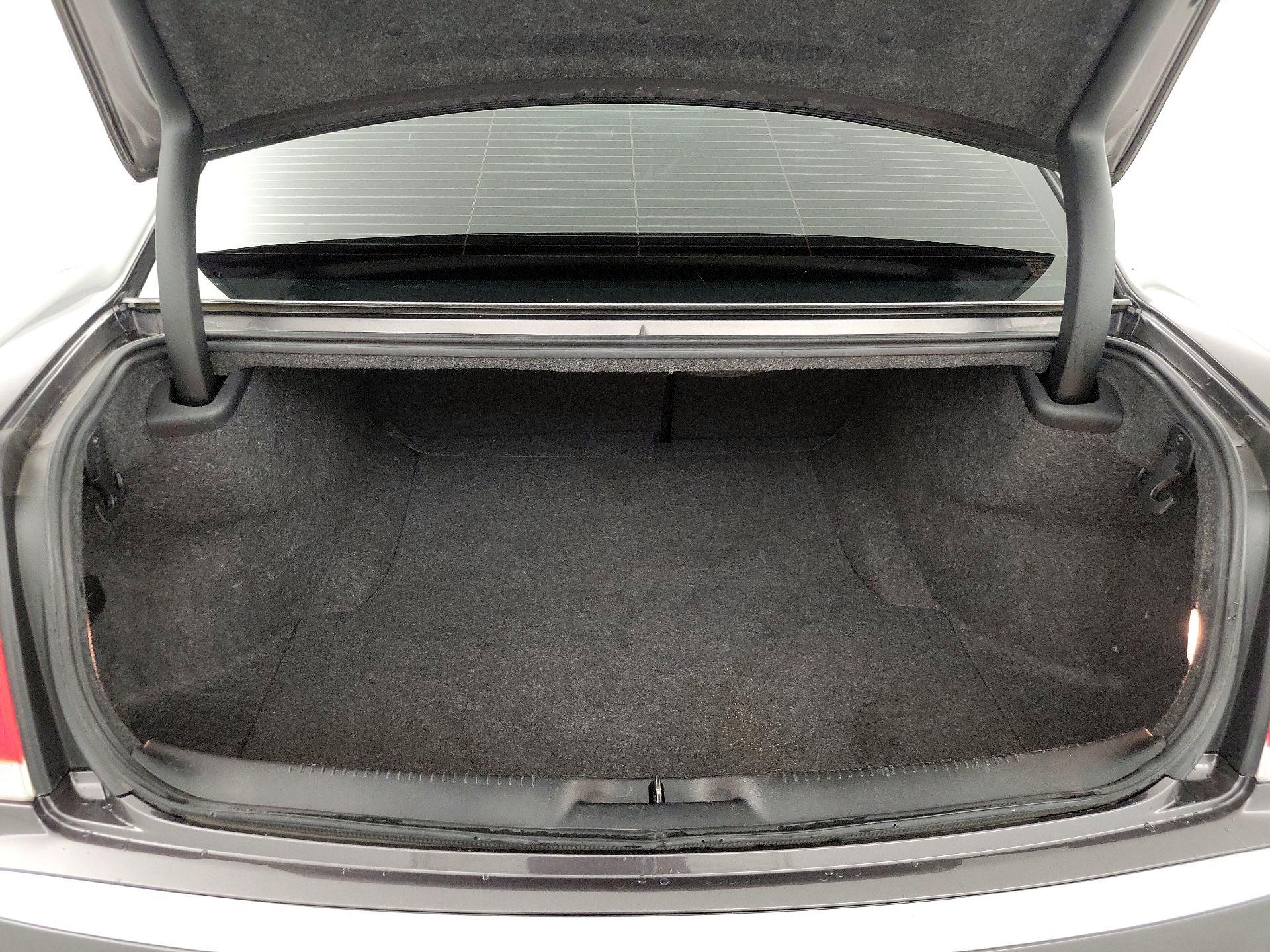 Thumbnail: 2016 Chrysler 300 - 18
