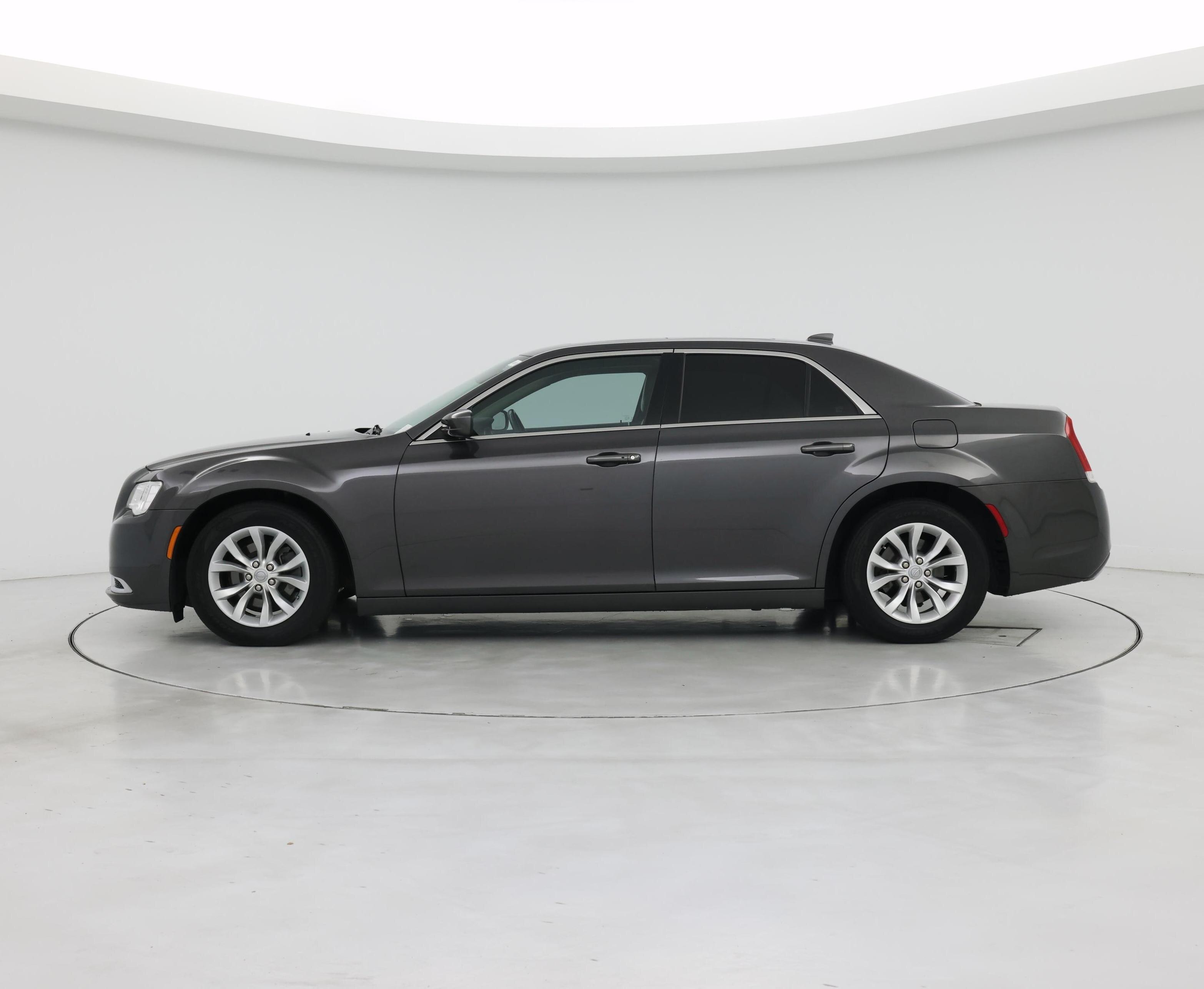 Thumbnail: 2016 Chrysler 300 - 3
