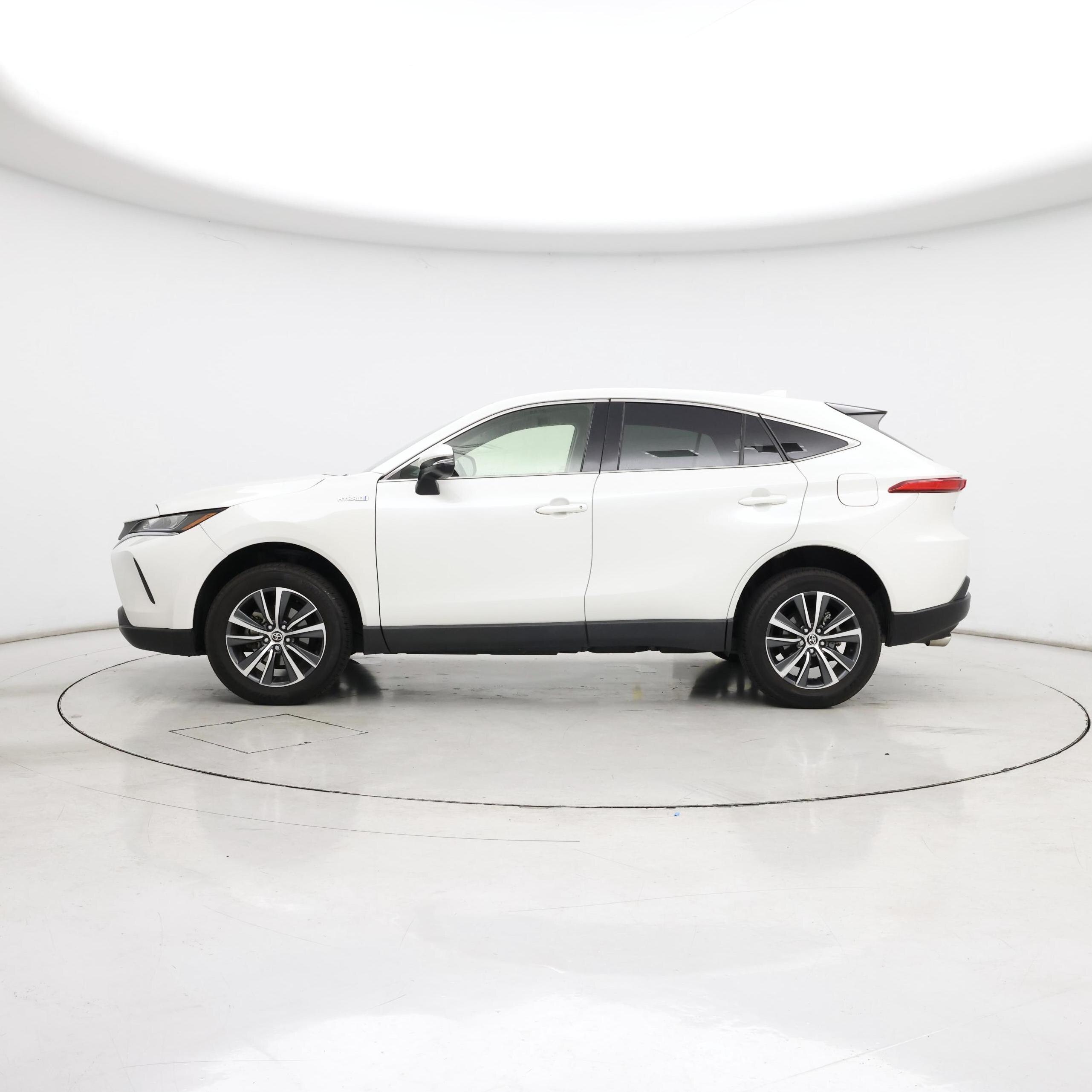 Thumbnail: 2021 Toyota Venza - 3