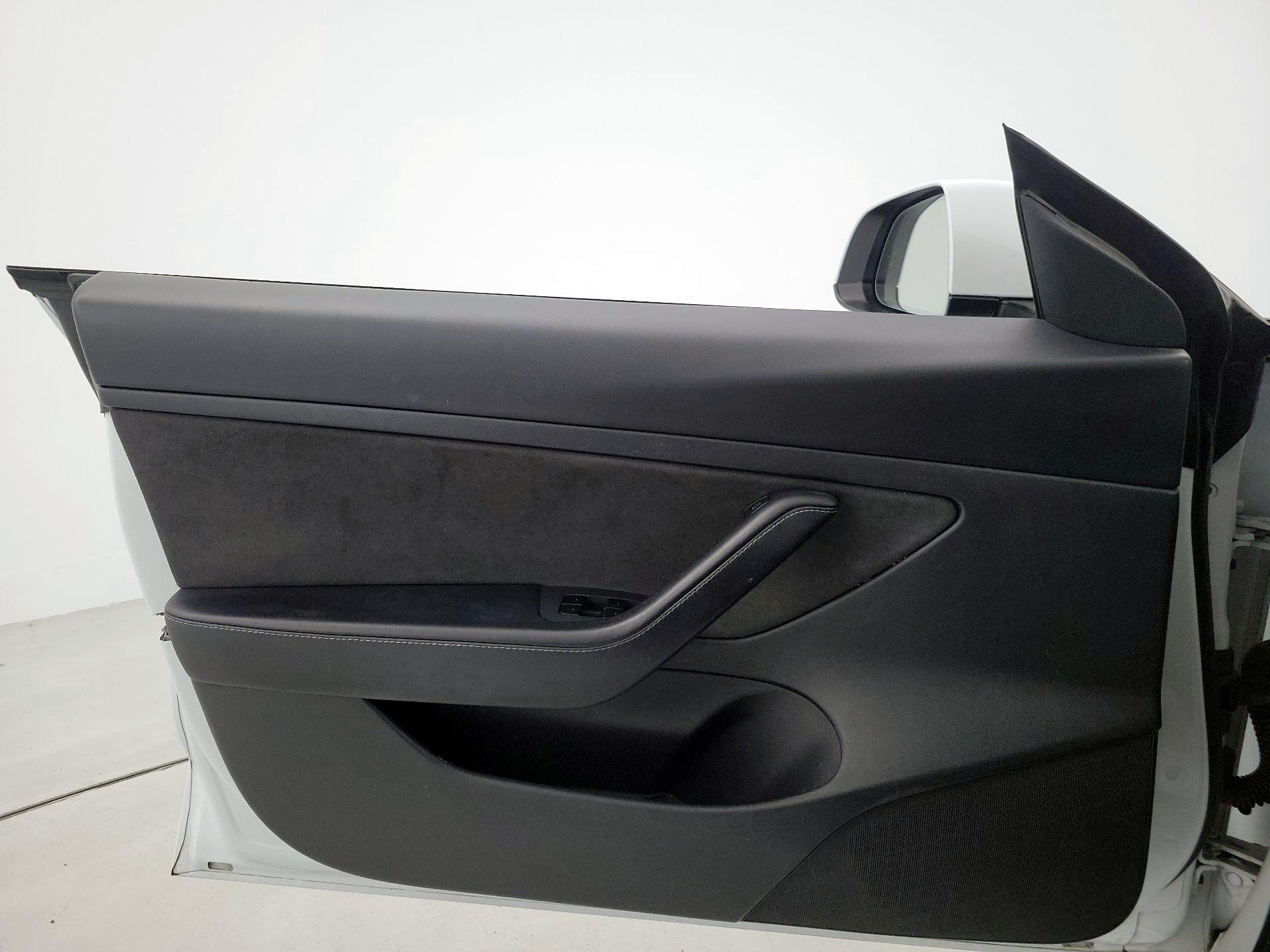 Thumbnail: 2021 Tesla Model 3 - 12