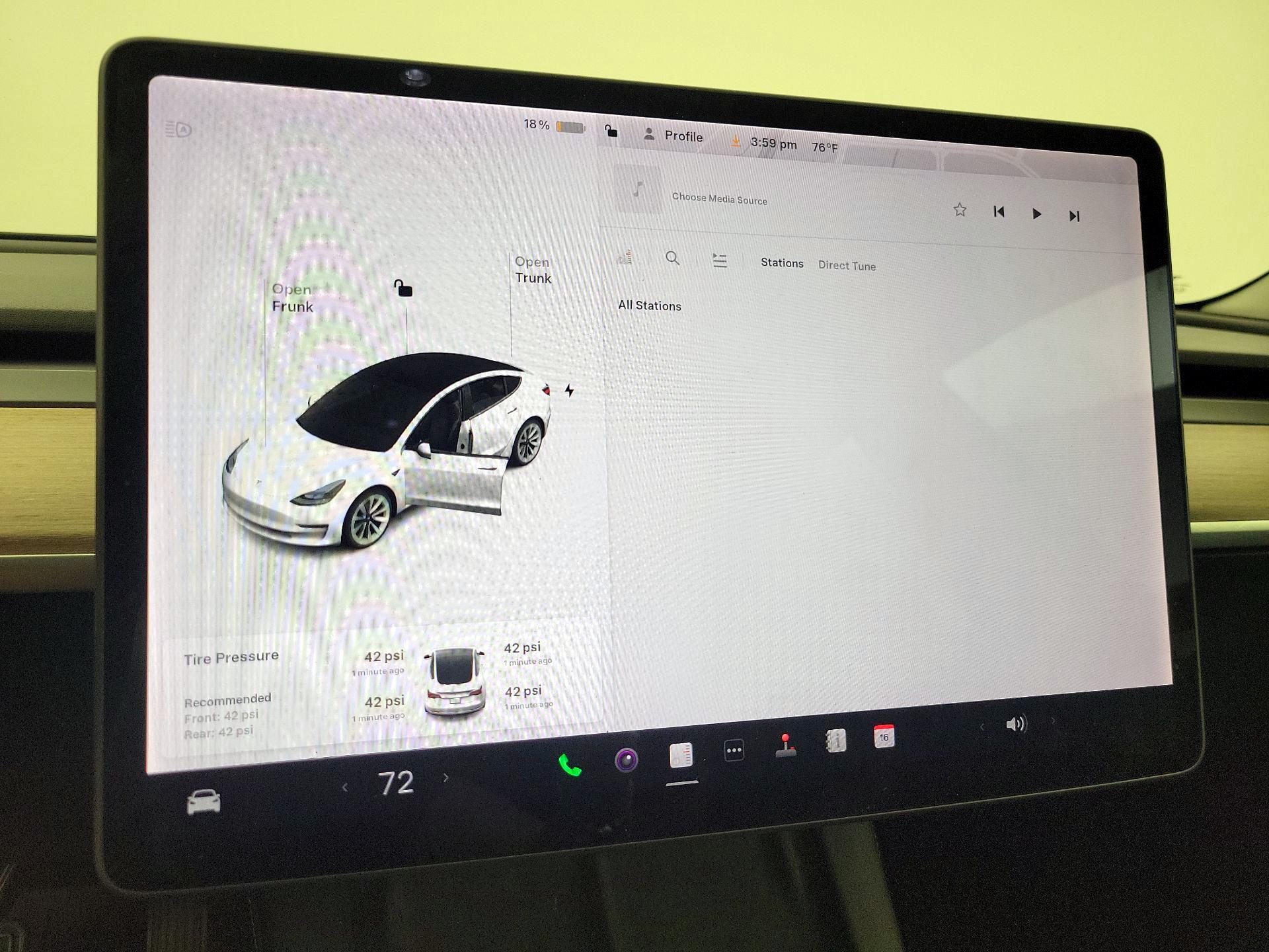 Thumbnail: 2021 Tesla Model 3 - 15