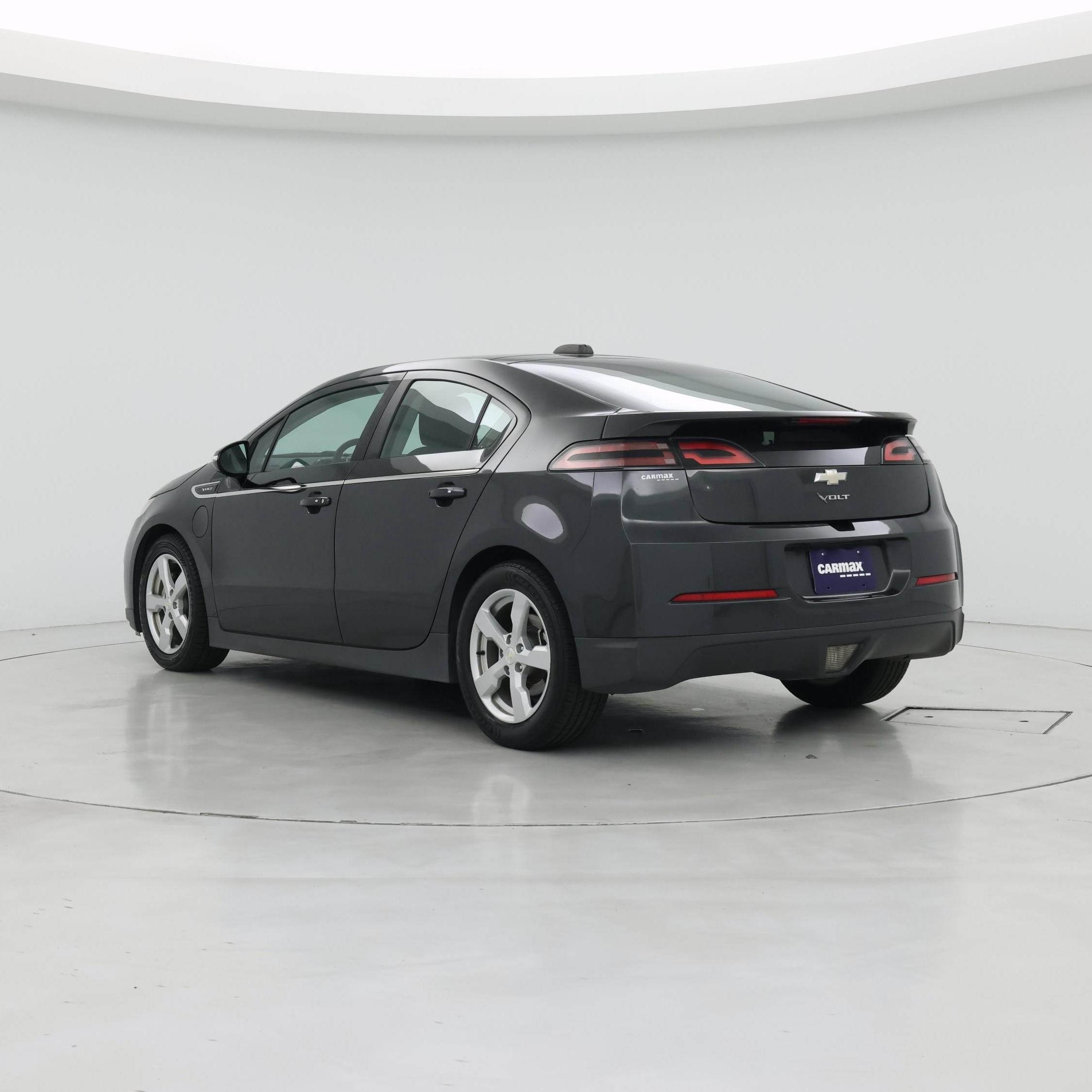 Thumbnail: 2015 Chevrolet Volt - 2