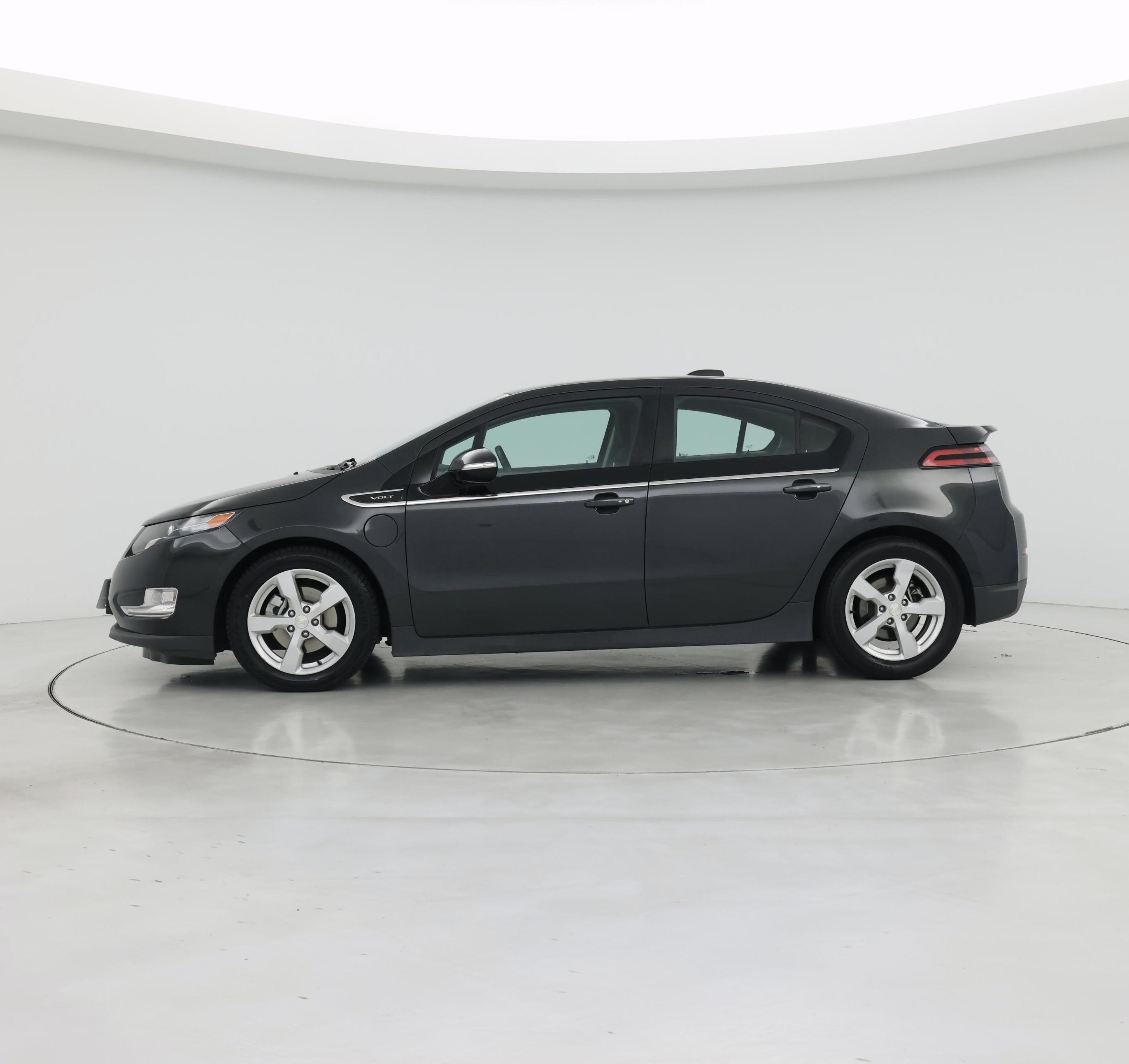 Thumbnail: 2015 Chevrolet Volt - 3