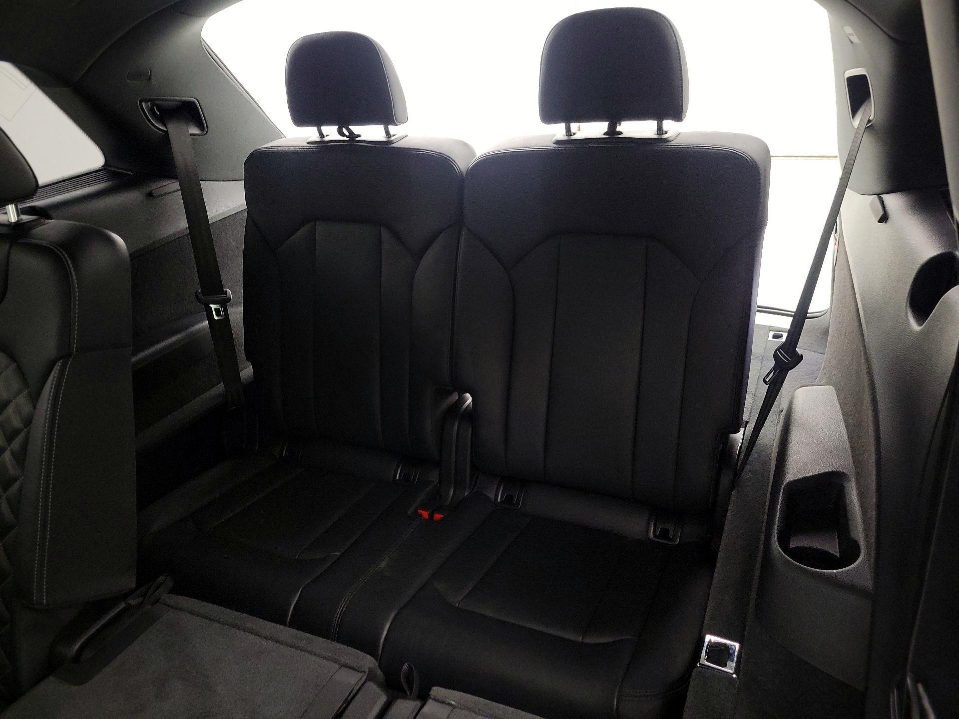 Thumbnail: 2023 Audi SQ7 - 18