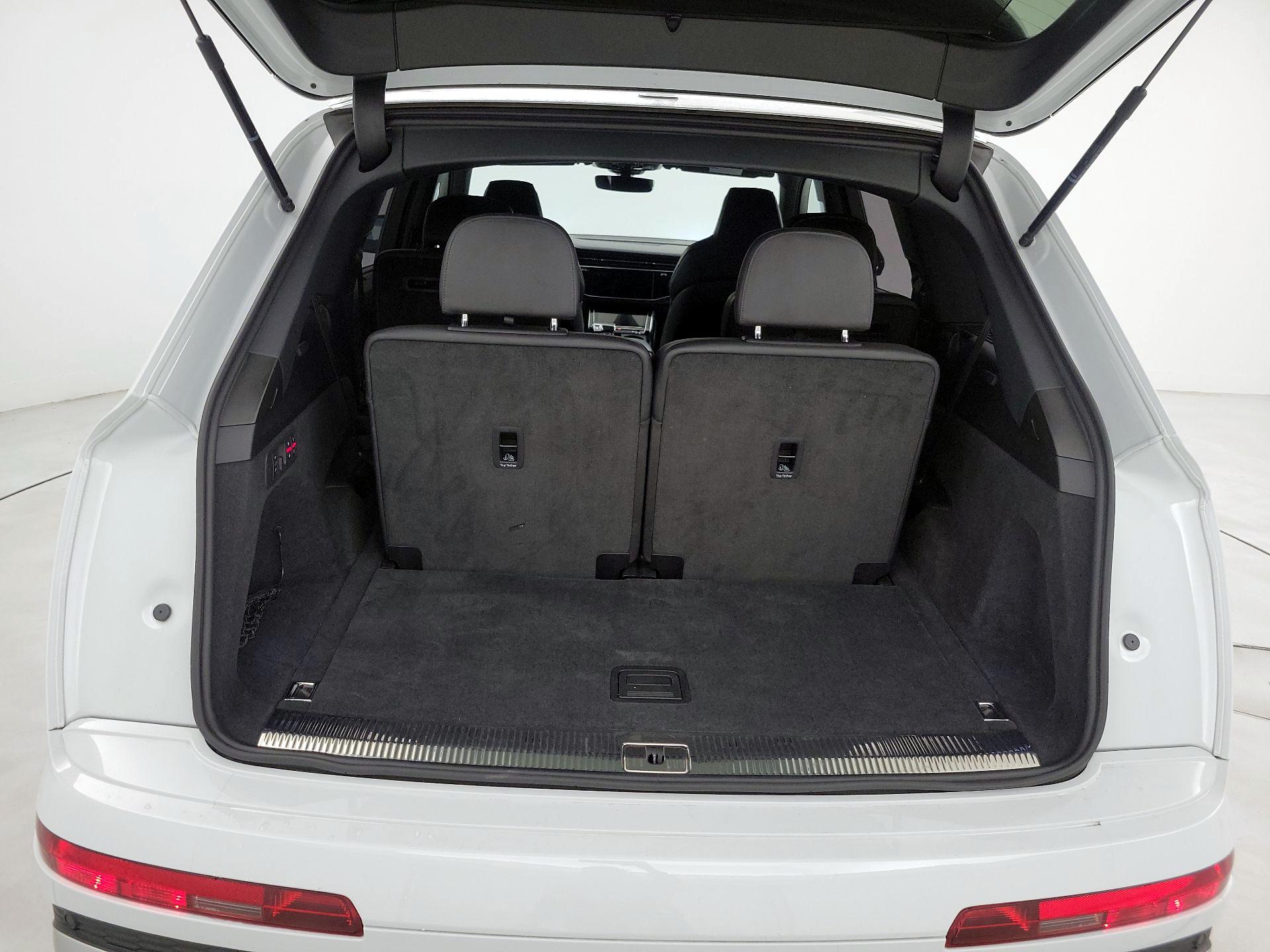 Thumbnail: 2023 Audi SQ7 - 19