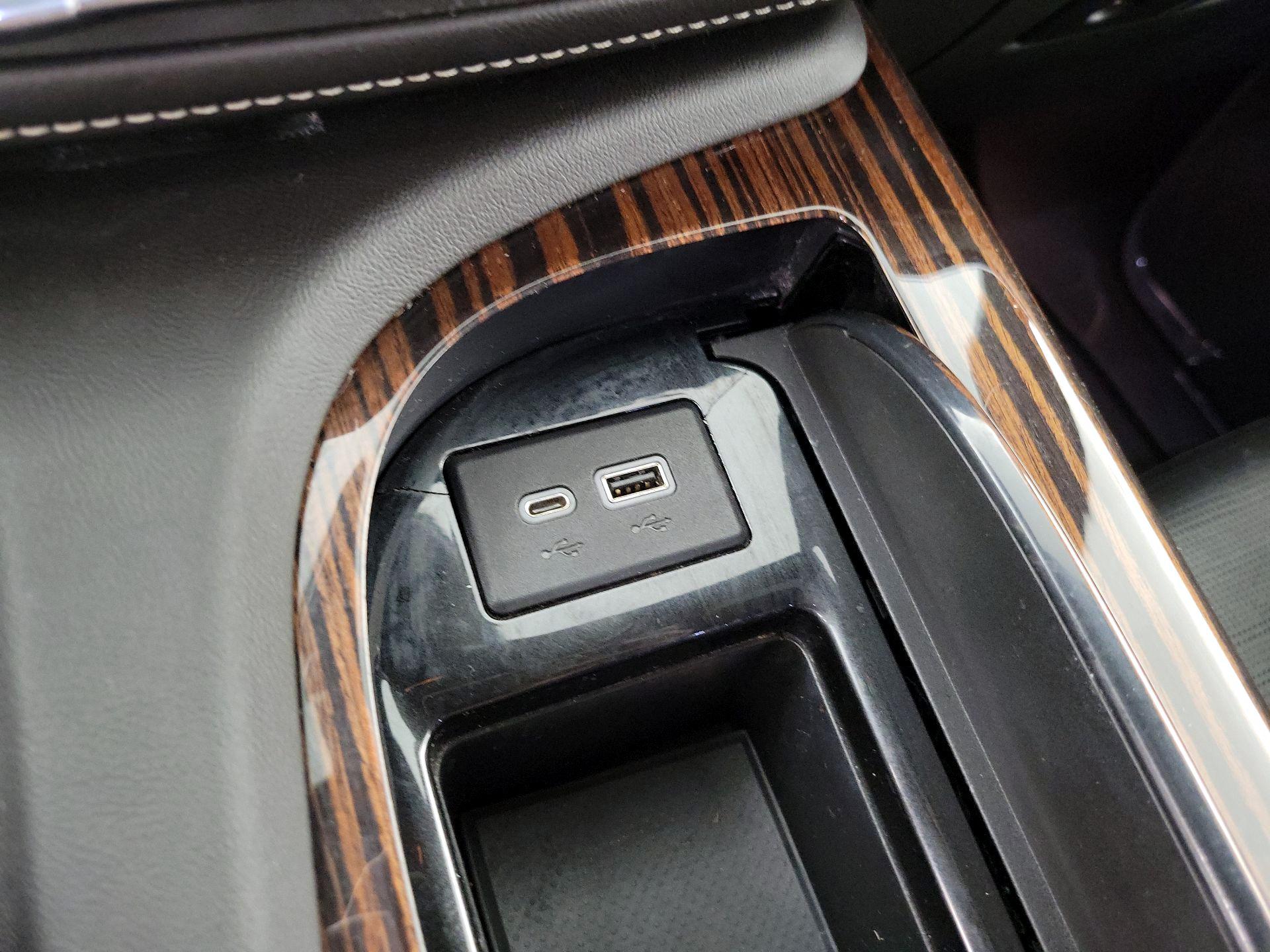 Thumbnail: 2023 Cadillac Escalade - 18