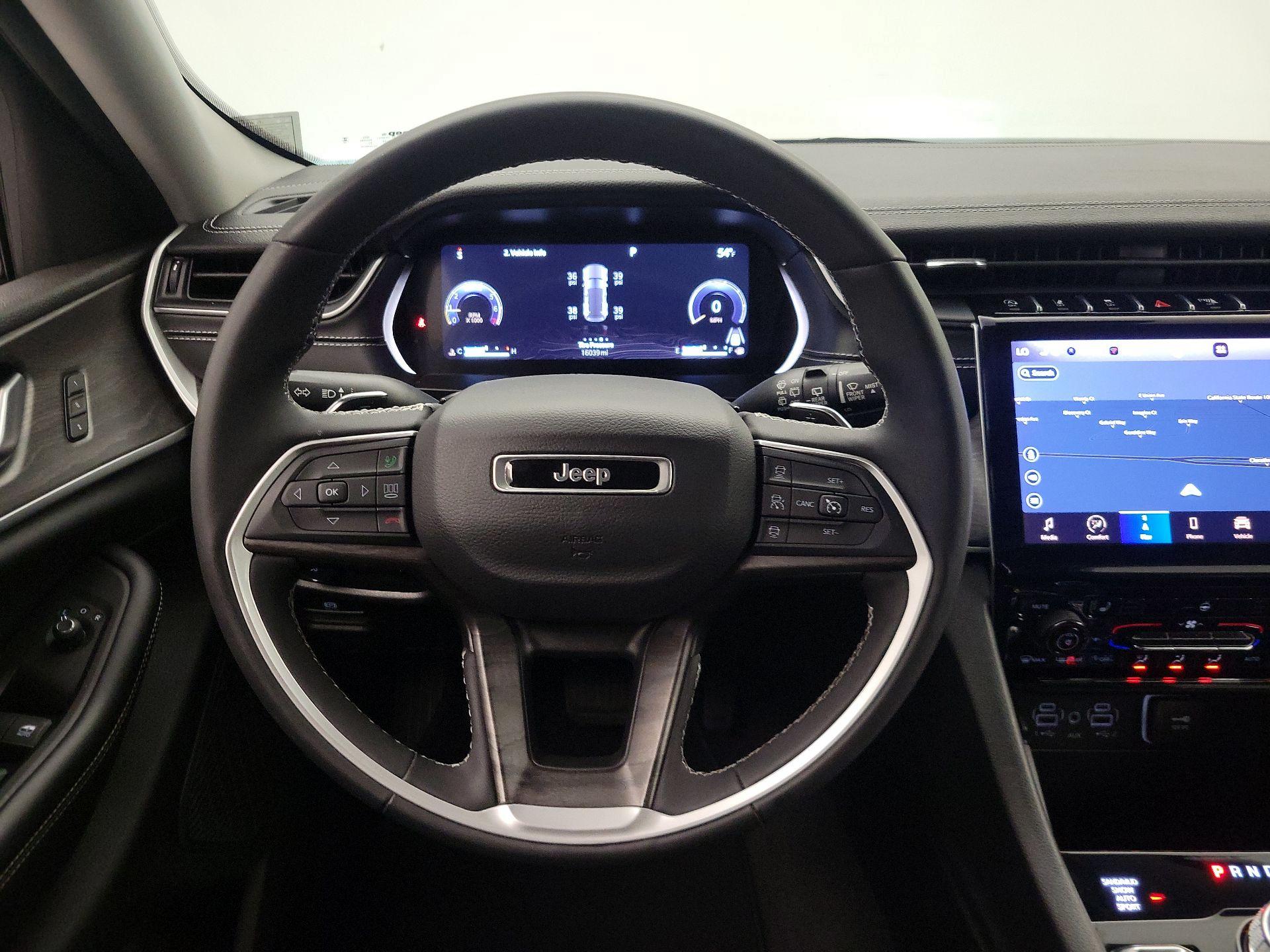 Thumbnail: 2023 Jeep Grand Cherokee - 10