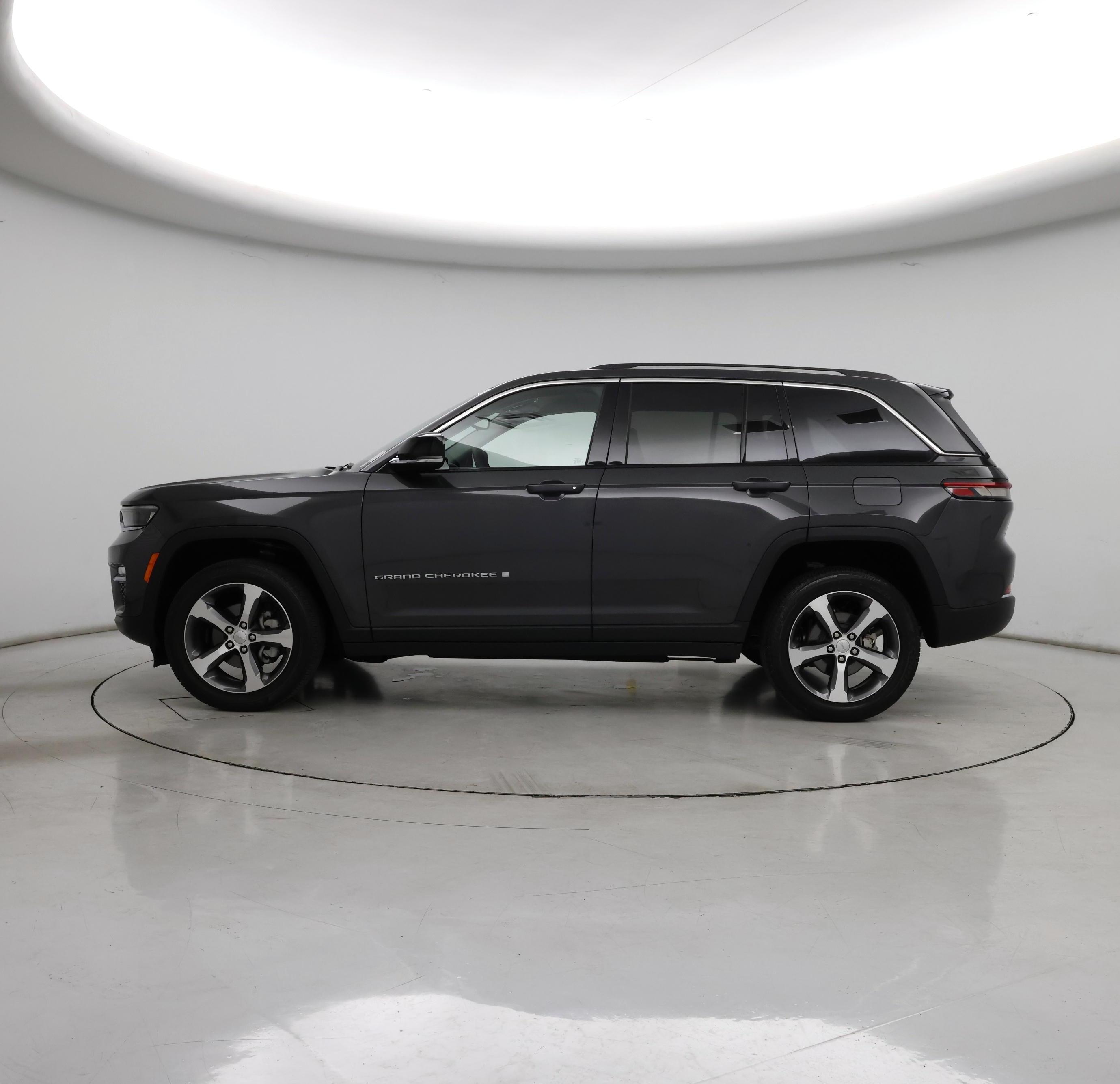 Thumbnail: 2023 Jeep Grand Cherokee - 3