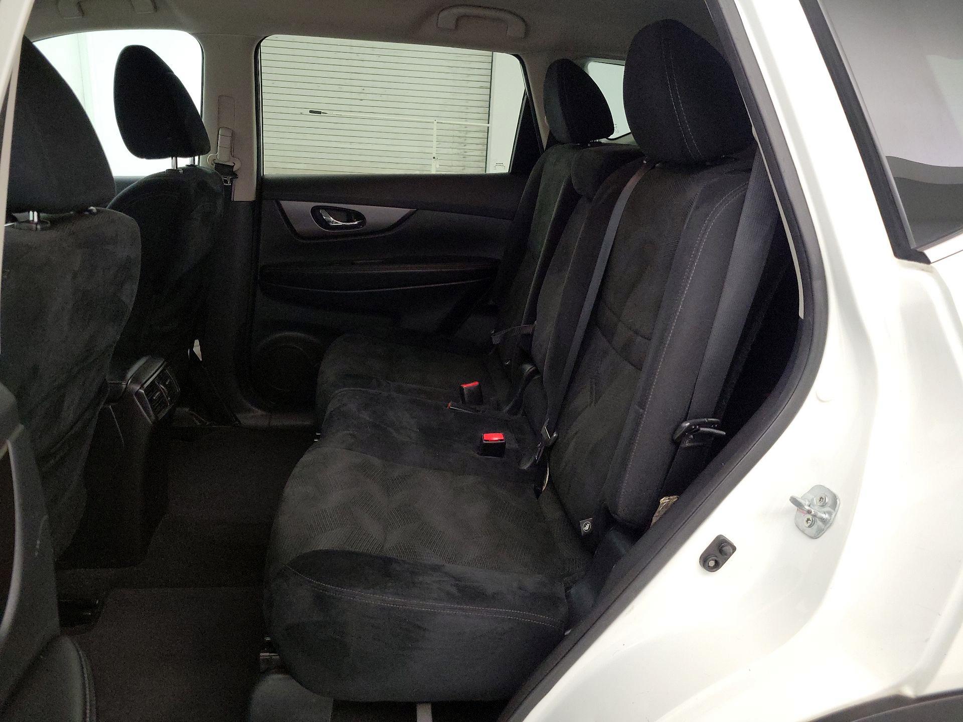 Thumbnail: 2016 Nissan Rogue - 18
