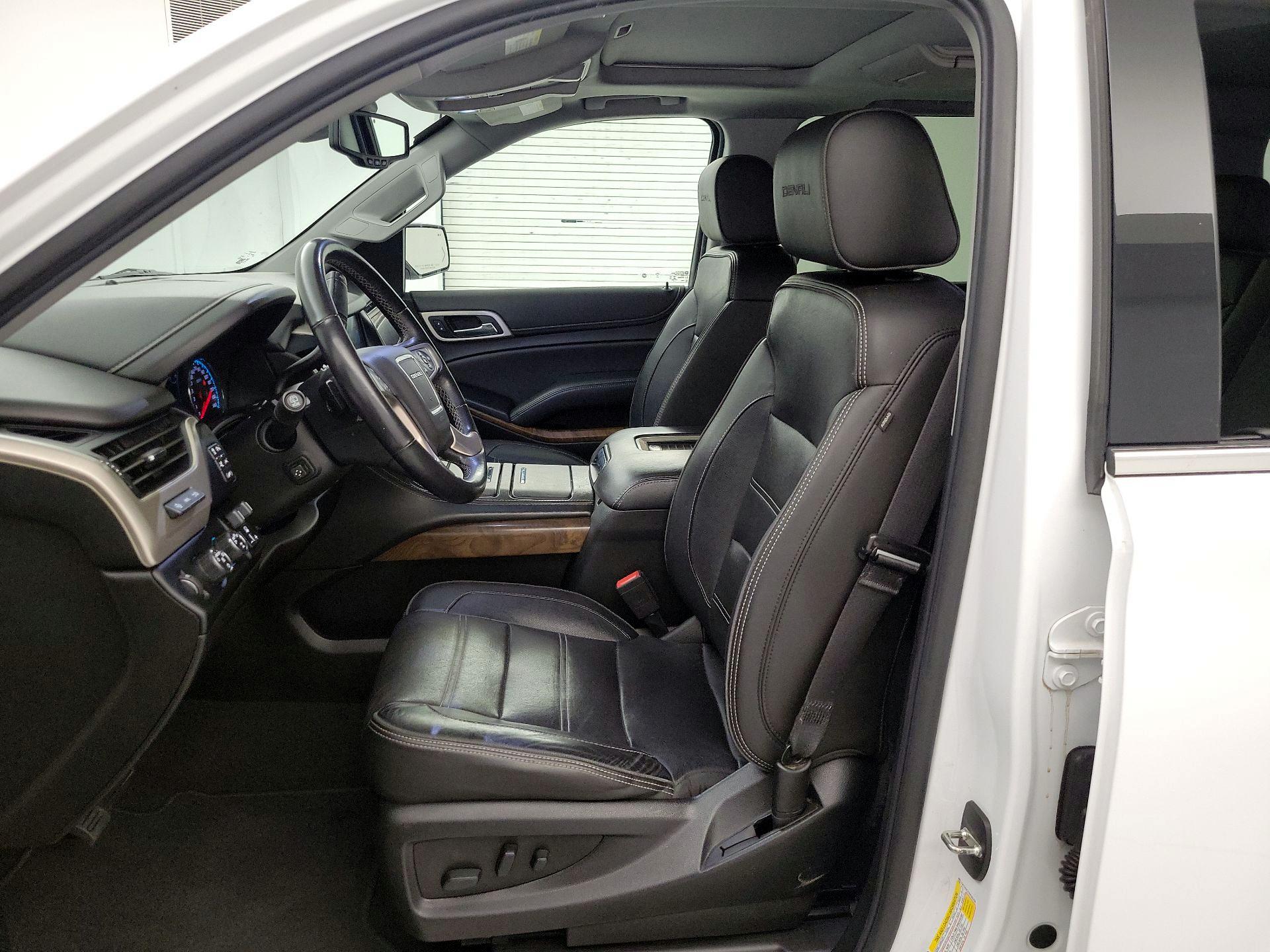 Thumbnail: 2019 GMC Yukon XL - 11