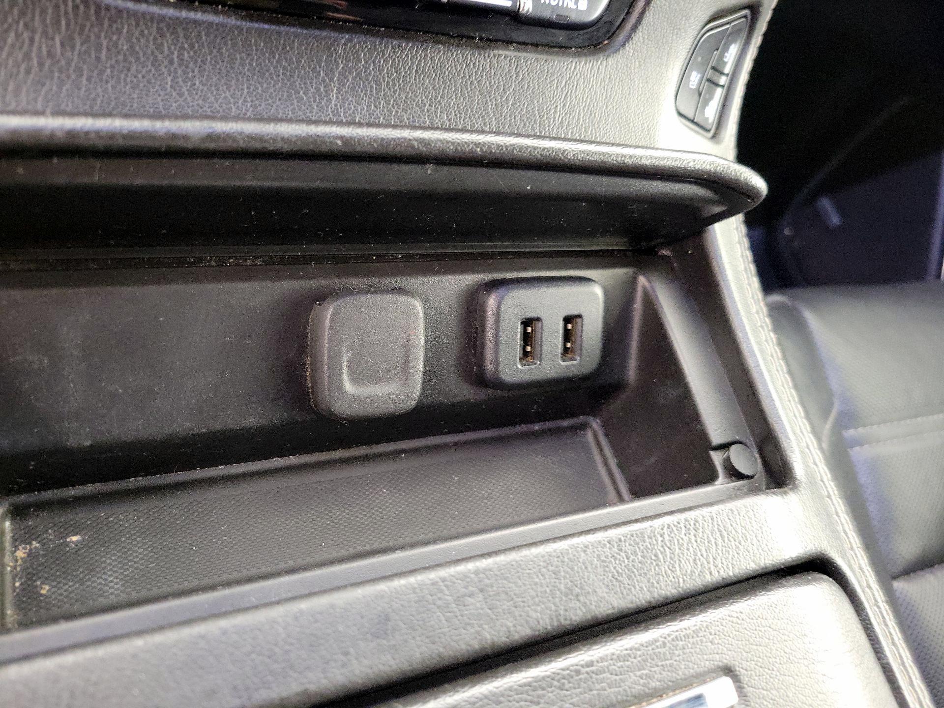 Thumbnail: 2019 GMC Yukon XL - 18