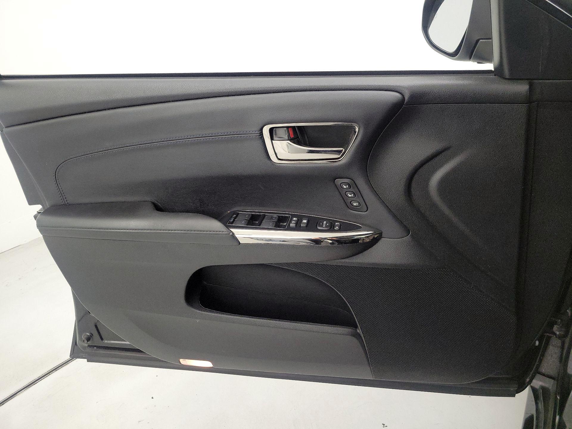 Thumbnail: 2015 Toyota Avalon - 12