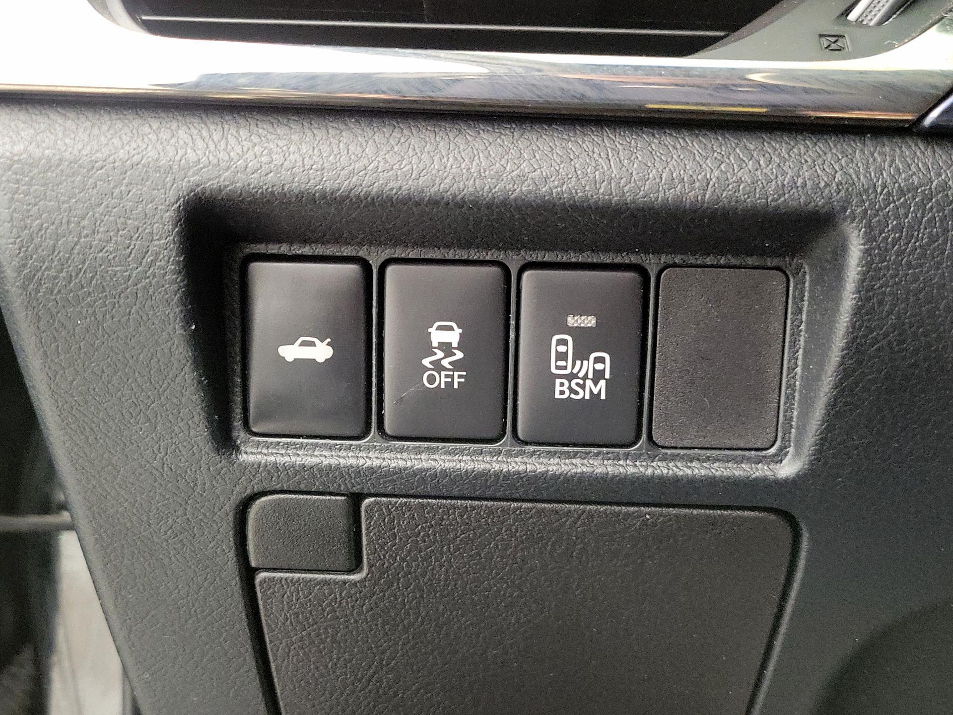 Thumbnail: 2015 Toyota Avalon - 13