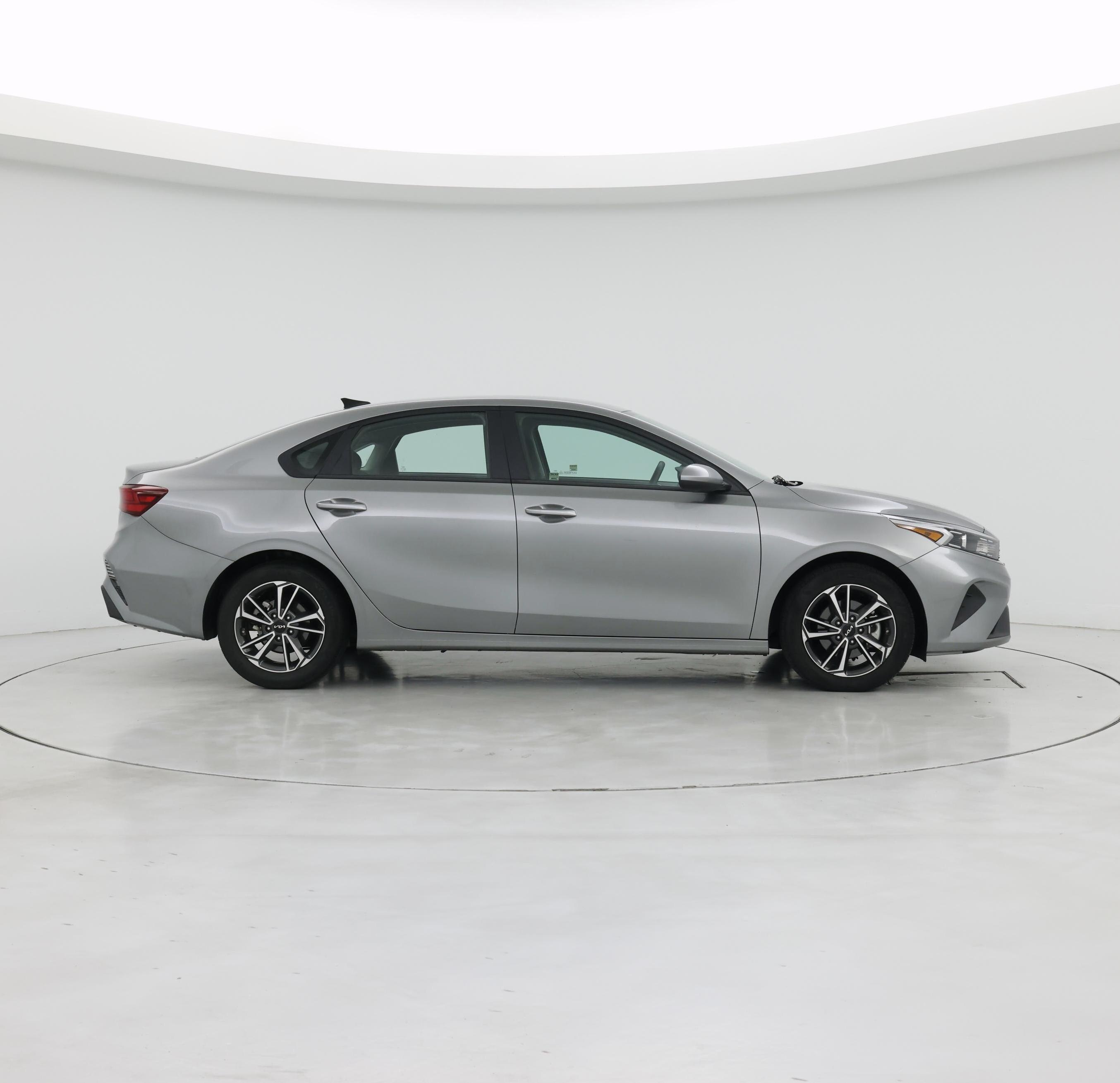Thumbnail: 2022 Kia Forte - 7