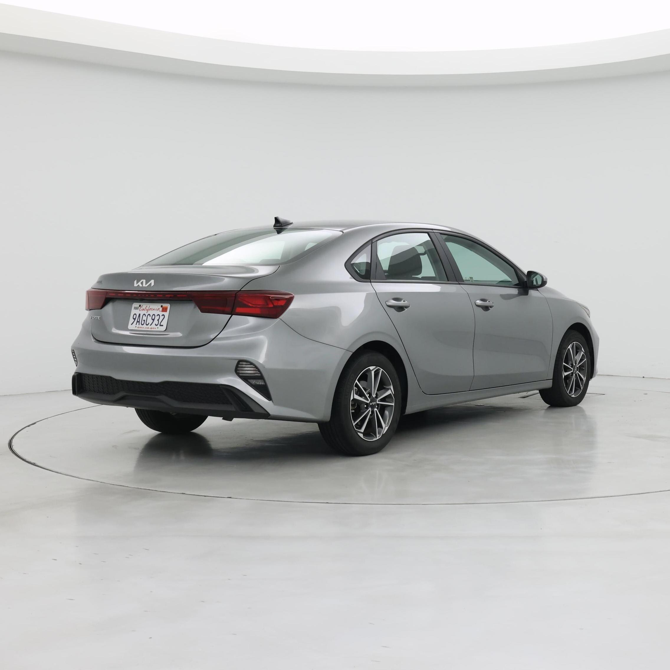 Thumbnail: 2022 Kia Forte - 8