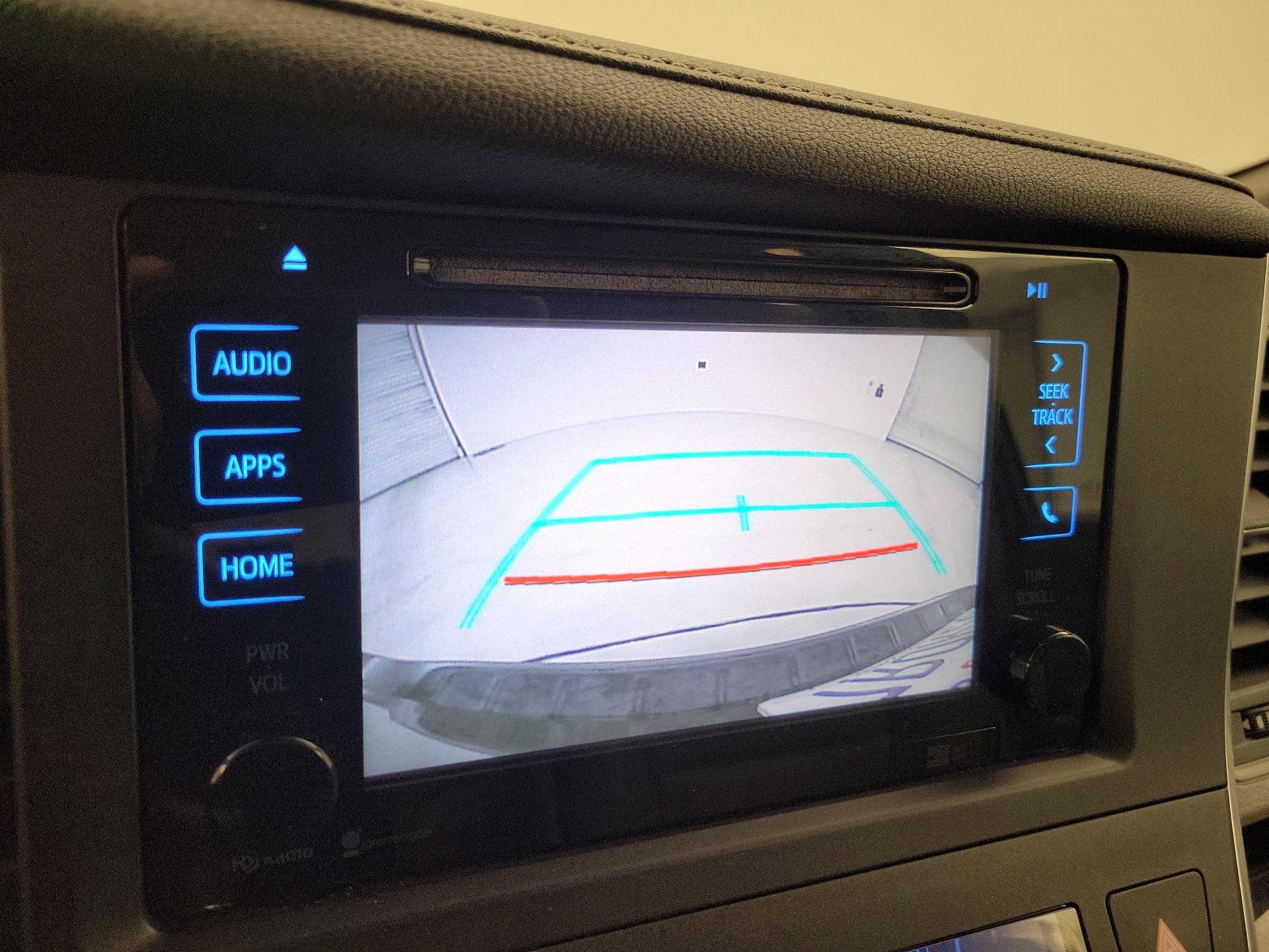 Thumbnail: 2015 Toyota Sienna - 14