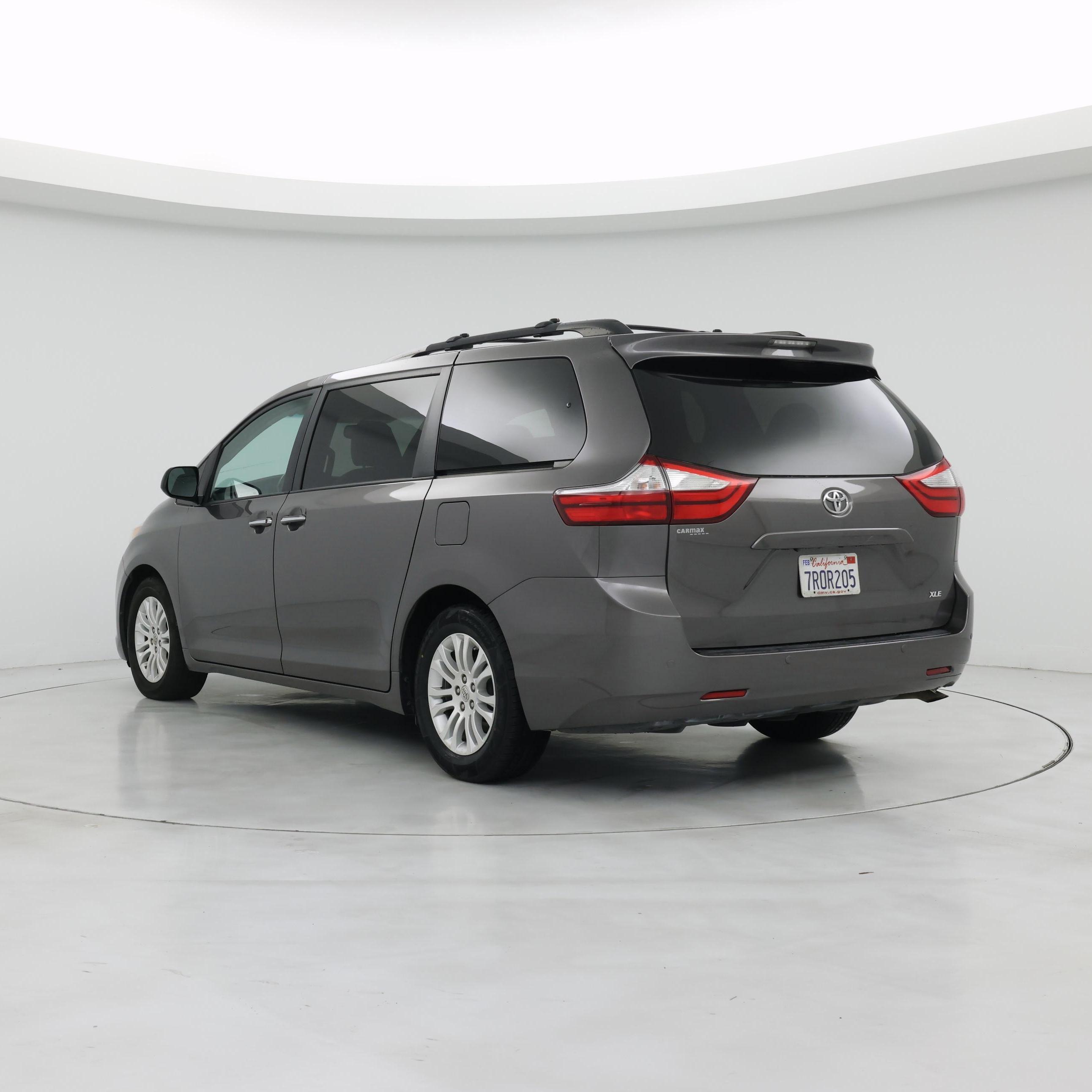 Thumbnail: 2015 Toyota Sienna - 2