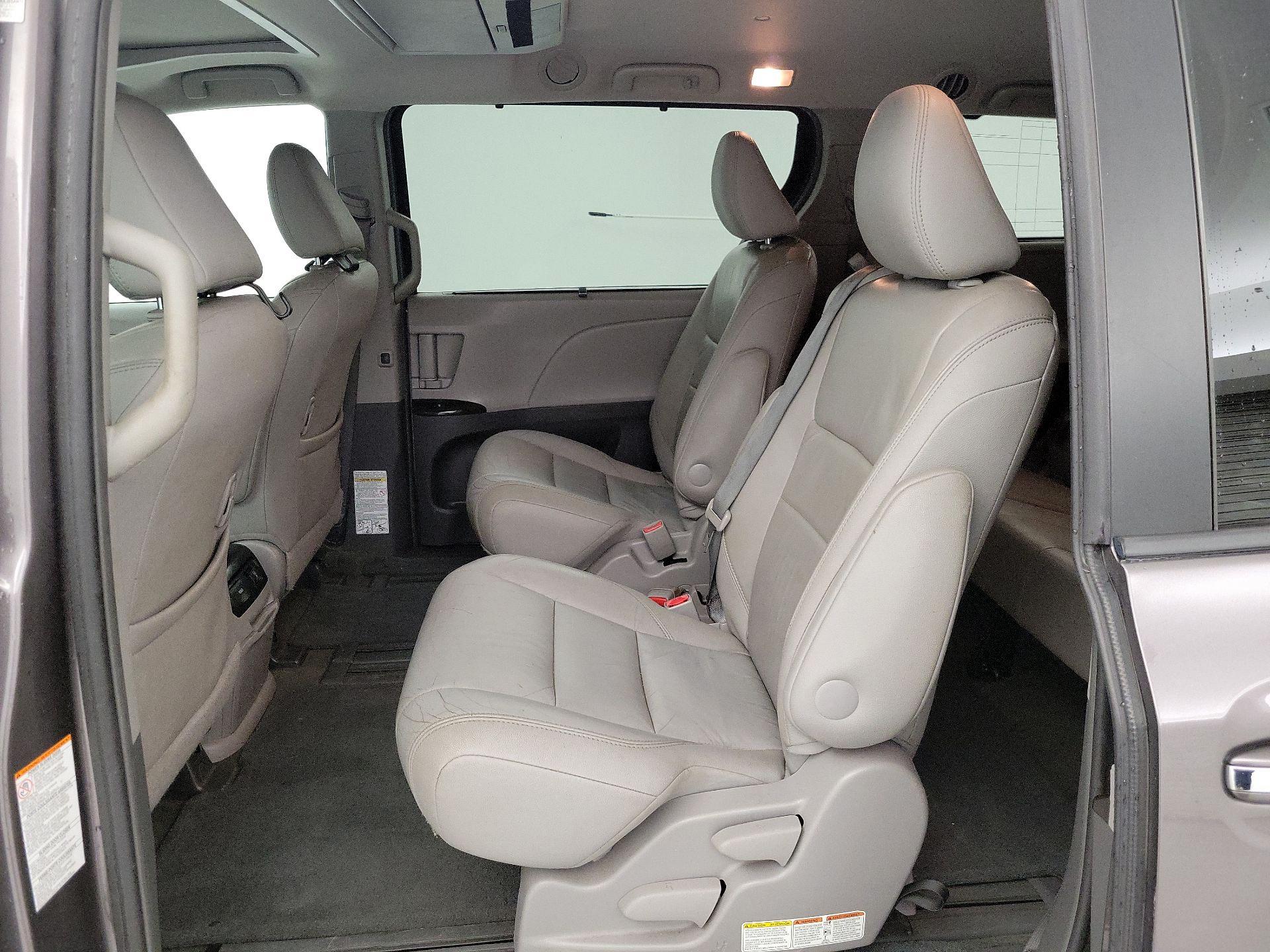 Thumbnail: 2015 Toyota Sienna - 19