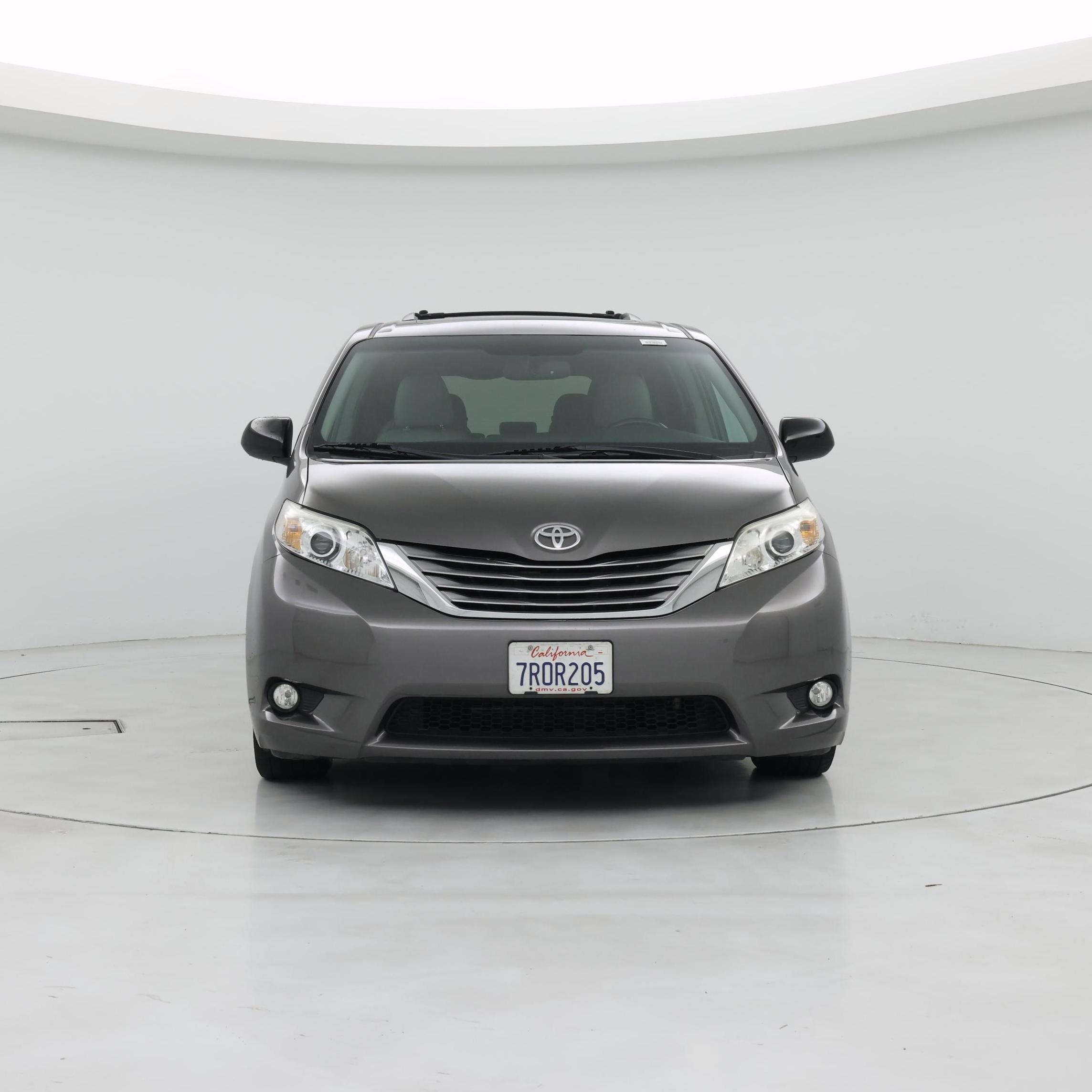 Thumbnail: 2015 Toyota Sienna - 5