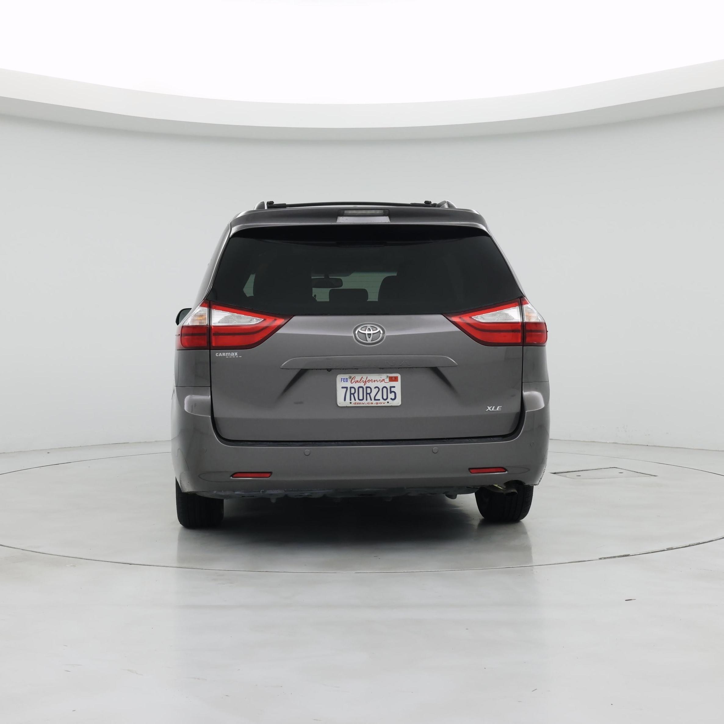 Thumbnail: 2015 Toyota Sienna - 6
