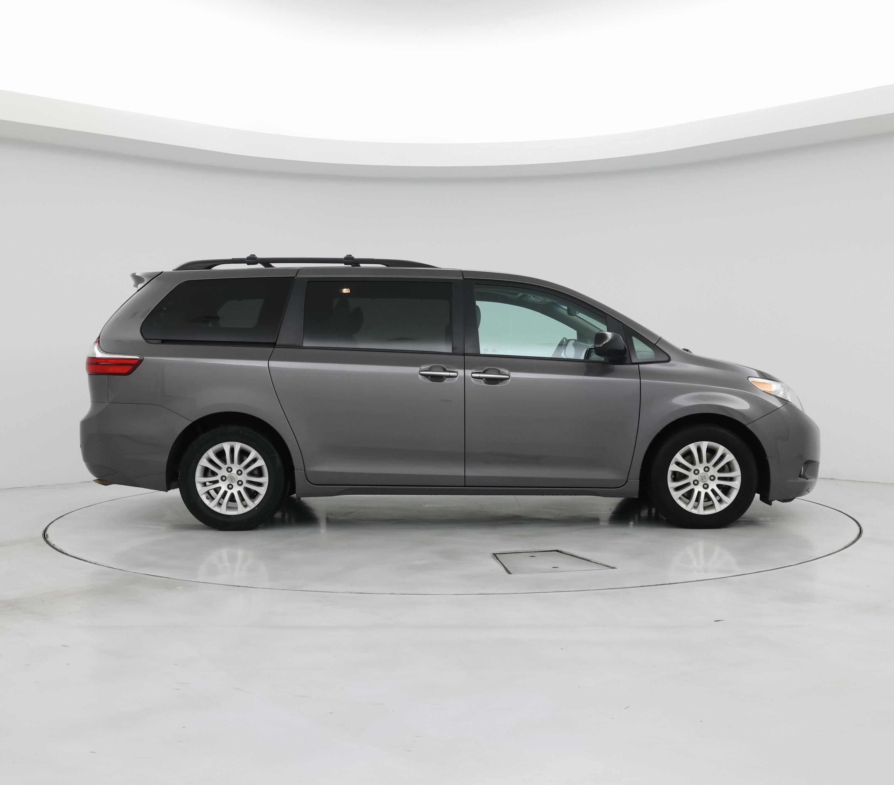 Thumbnail: 2015 Toyota Sienna - 7