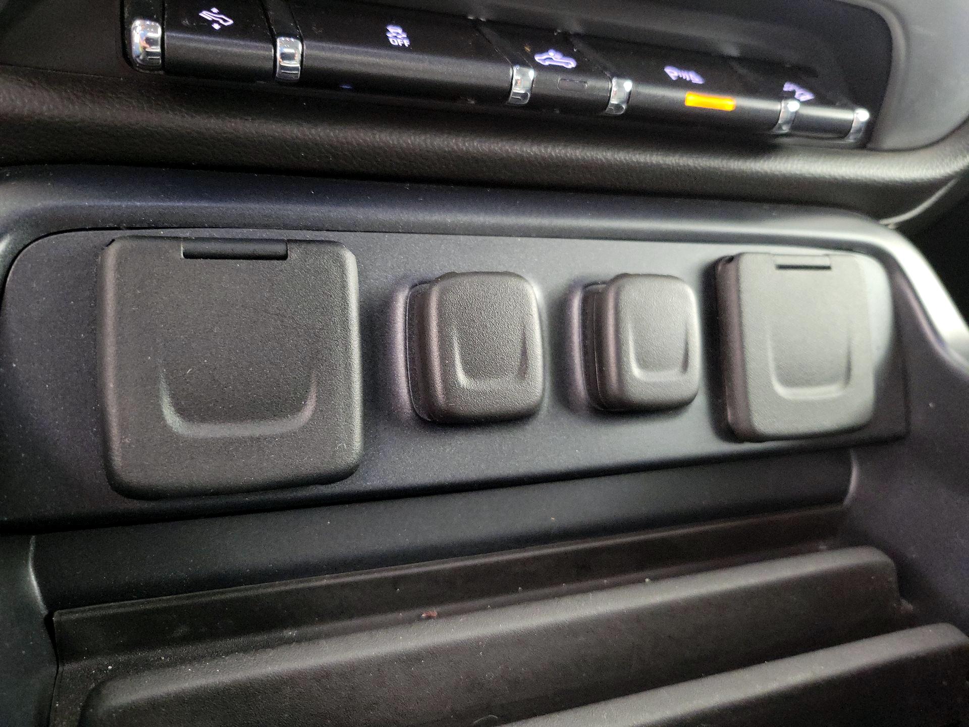 Thumbnail: 2016 GMC Sierra 1500 - 17