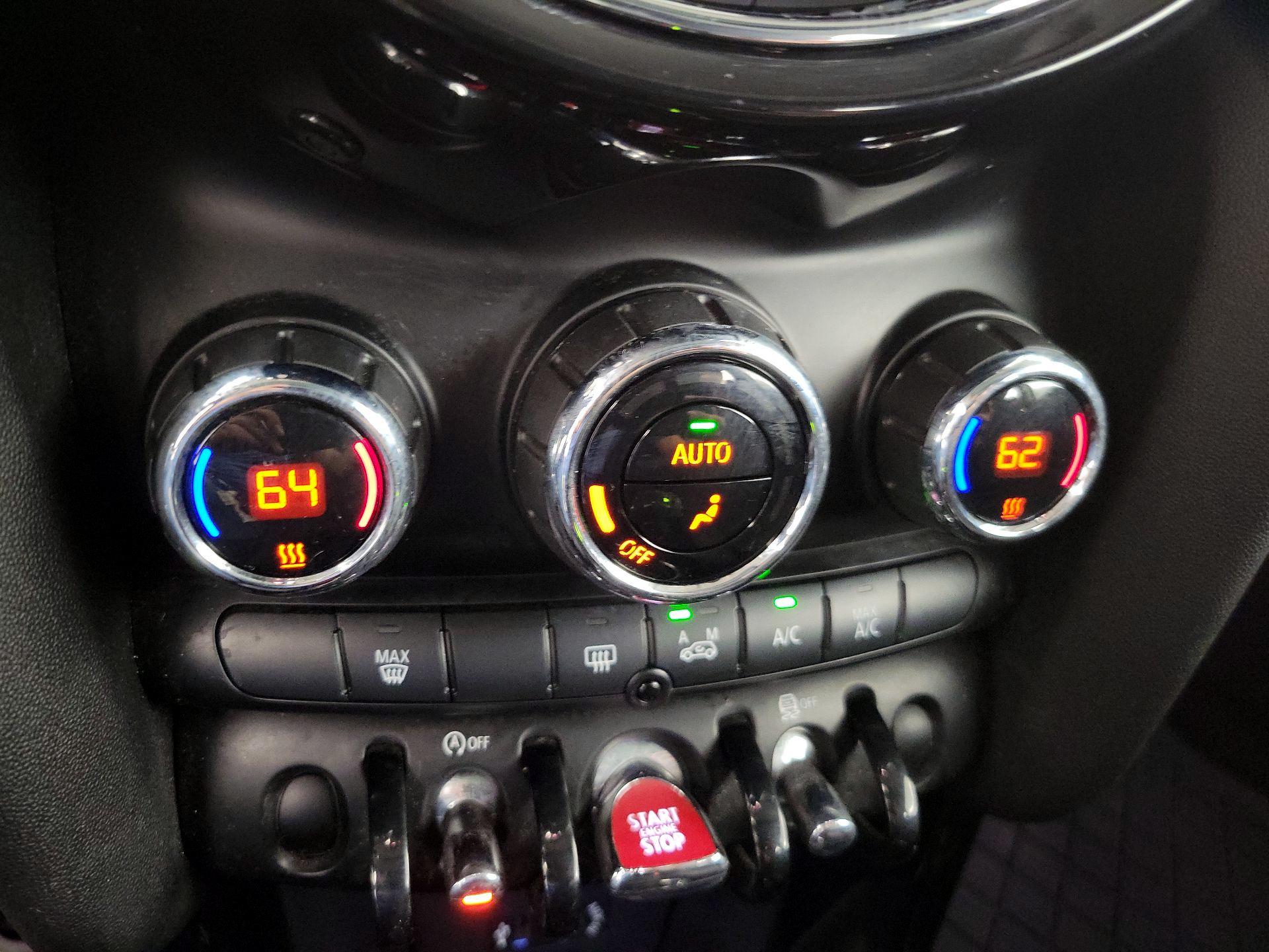 Thumbnail: 2016 MINI Cooper Hardtop - 14