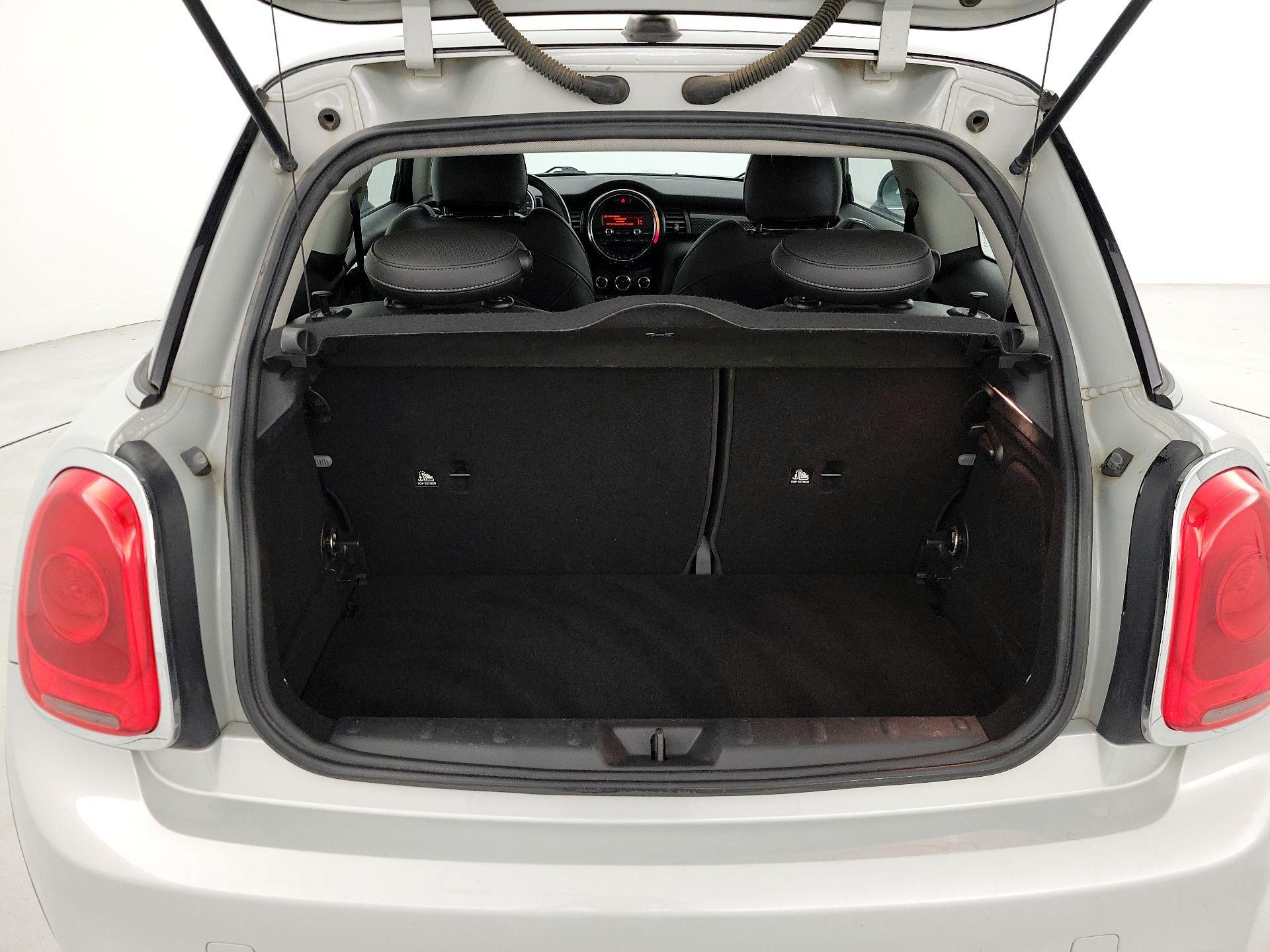 Thumbnail: 2016 MINI Cooper Hardtop - 18