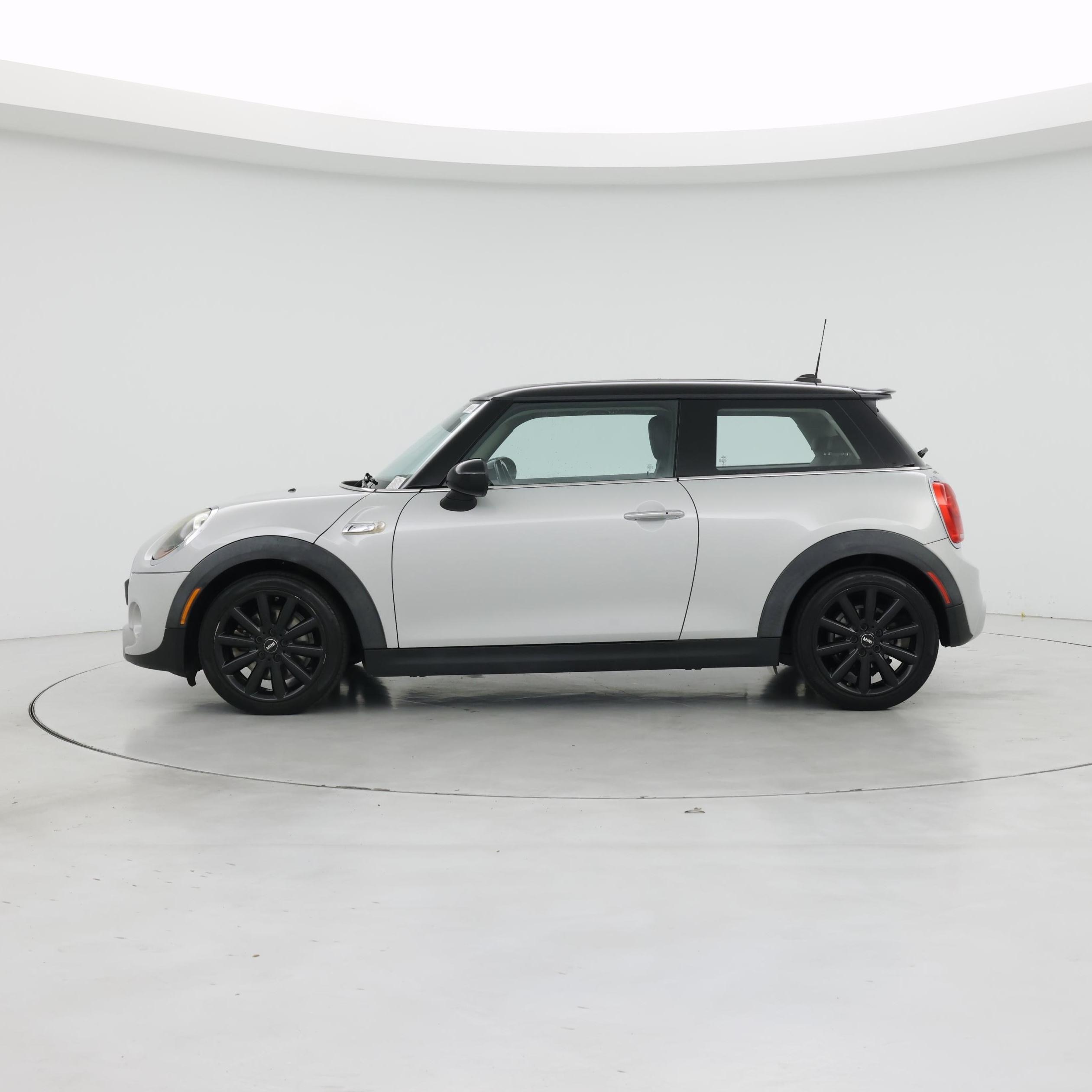 Thumbnail: 2016 MINI Cooper Hardtop - 3