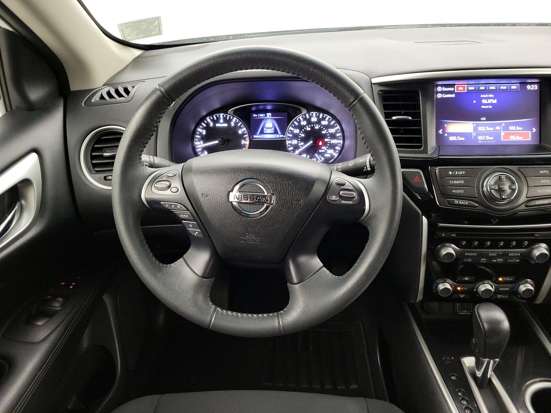 Thumbnail: 2018 Nissan Pathfinder - 10