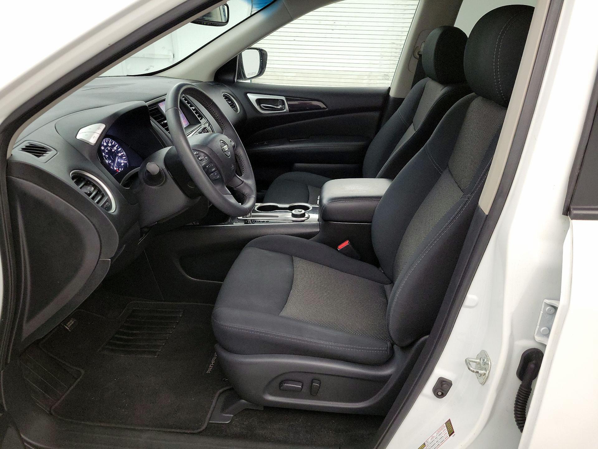 Thumbnail: 2018 Nissan Pathfinder - 11