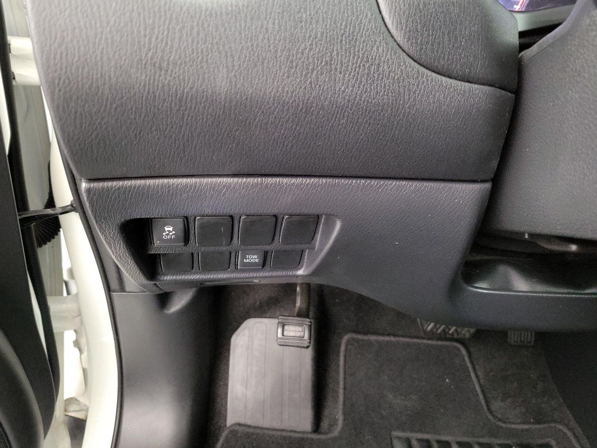 Thumbnail: 2018 Nissan Pathfinder - 13