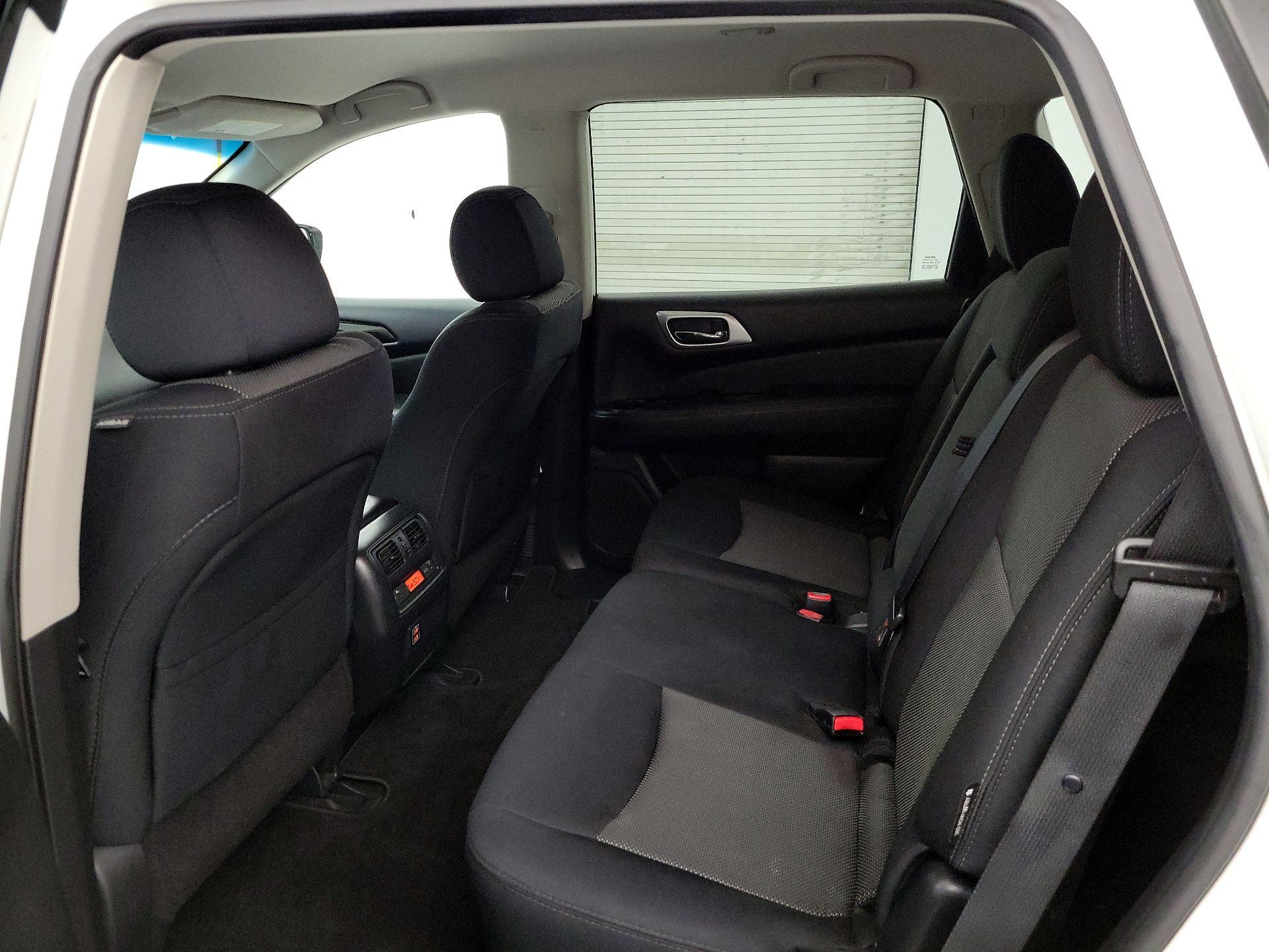 Thumbnail: 2018 Nissan Pathfinder - 18