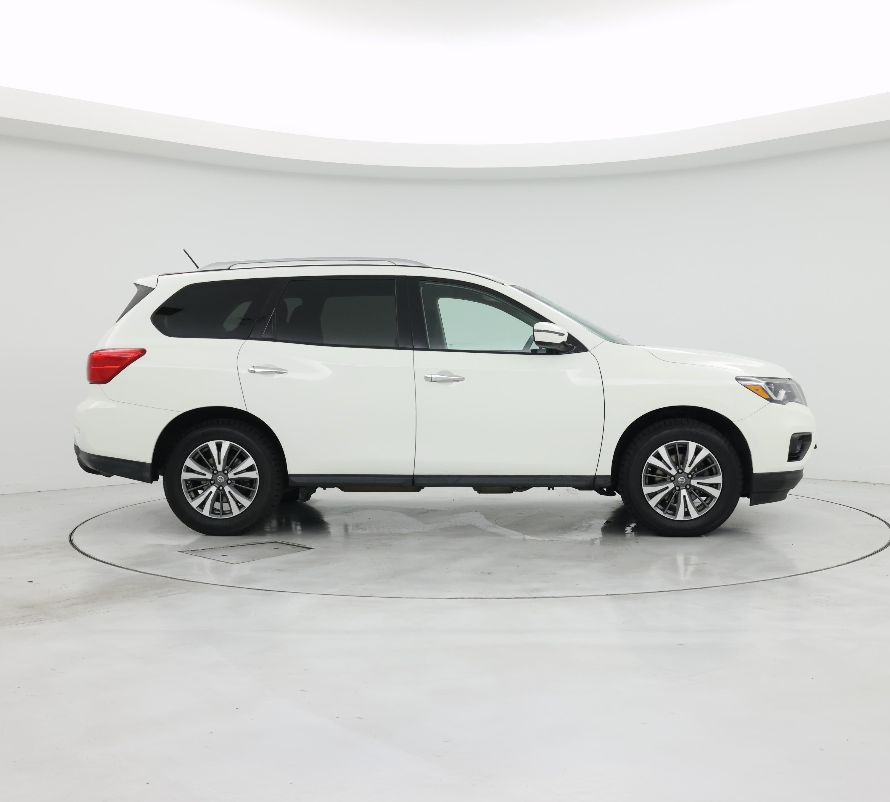 Thumbnail: 2018 Nissan Pathfinder - 7