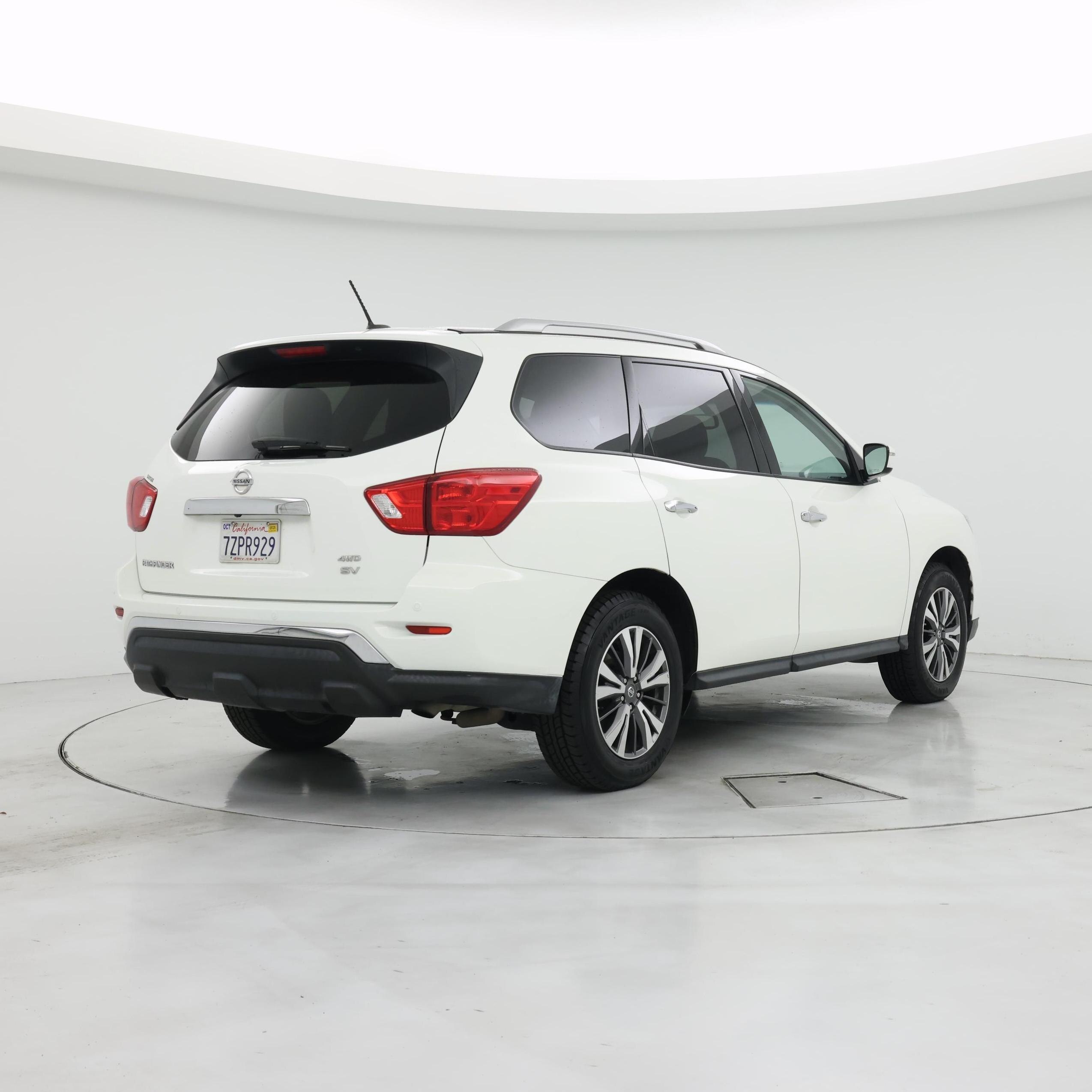 Thumbnail: 2018 Nissan Pathfinder - 8