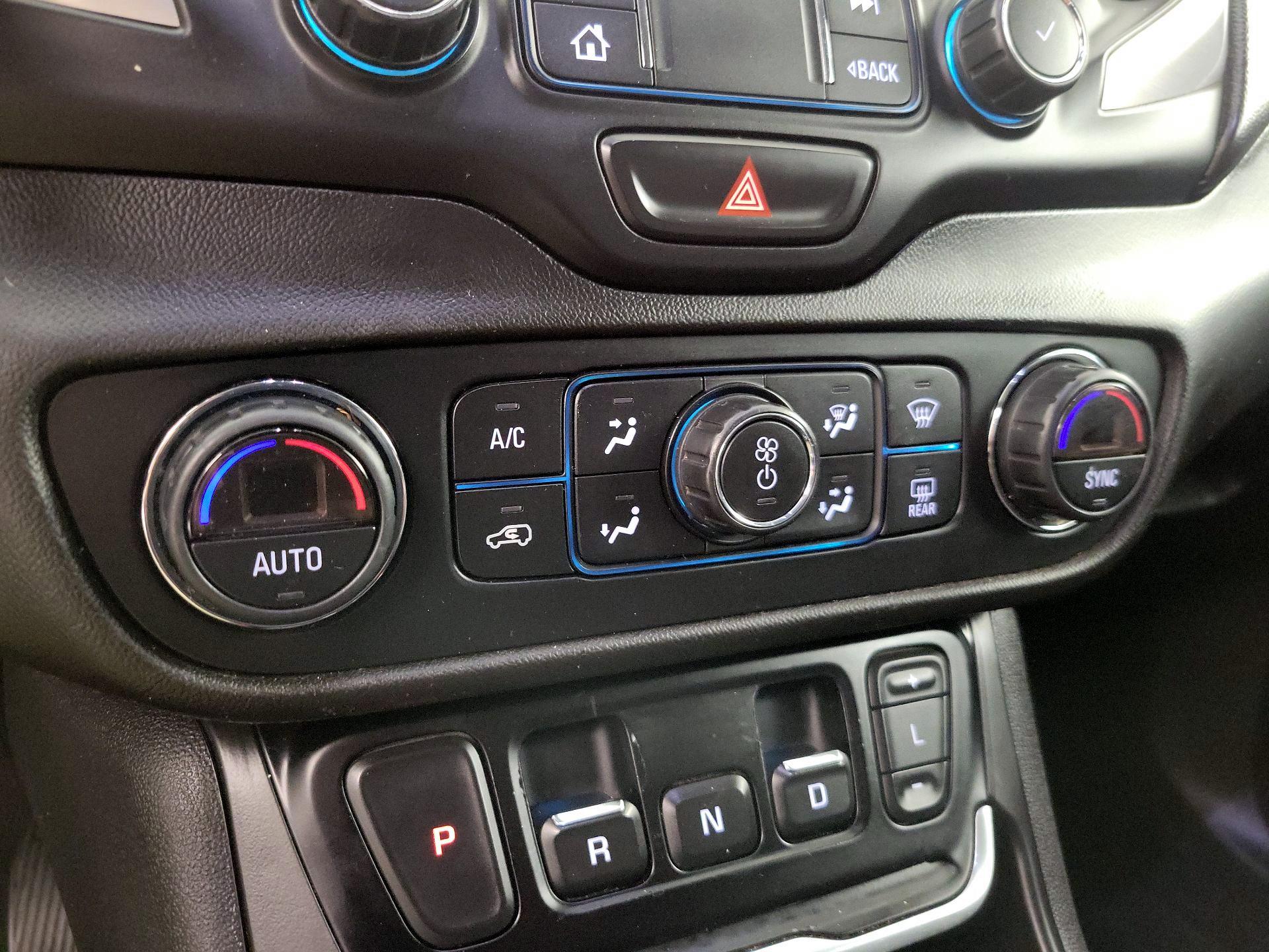 Thumbnail: 2020 GMC Terrain - 15
