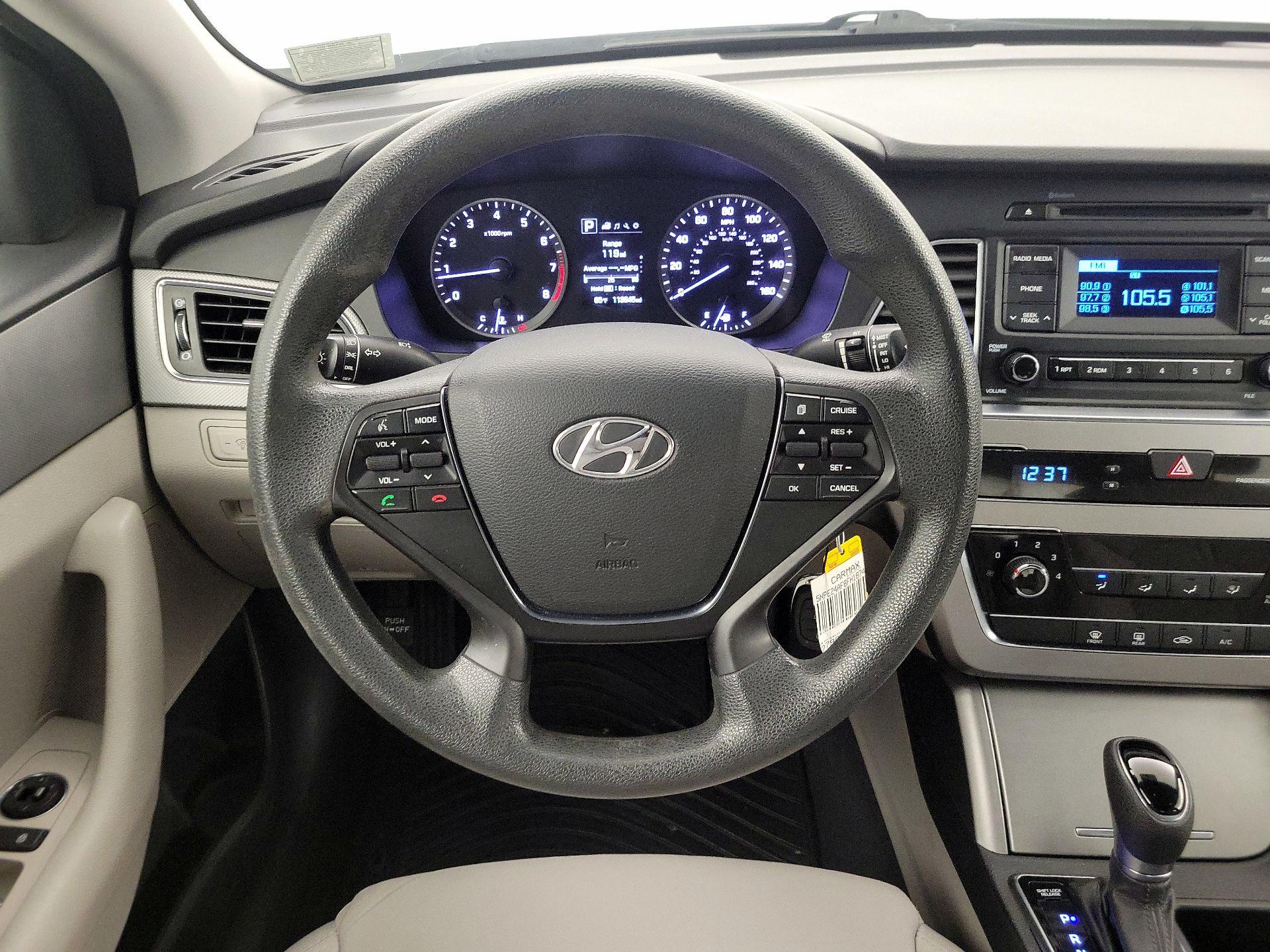Thumbnail: 2015 Hyundai Sonata - 10