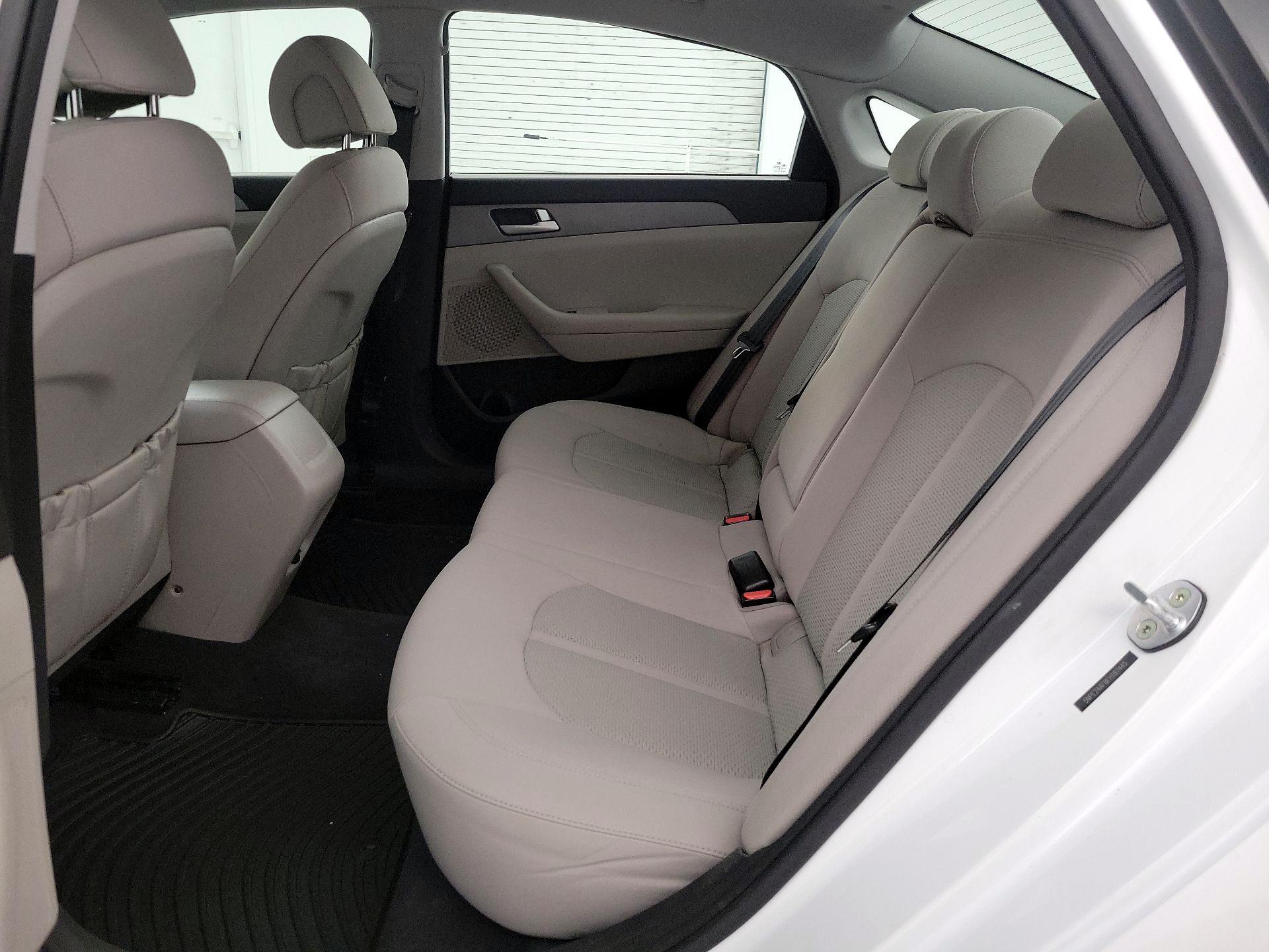 Thumbnail: 2015 Hyundai Sonata - 17