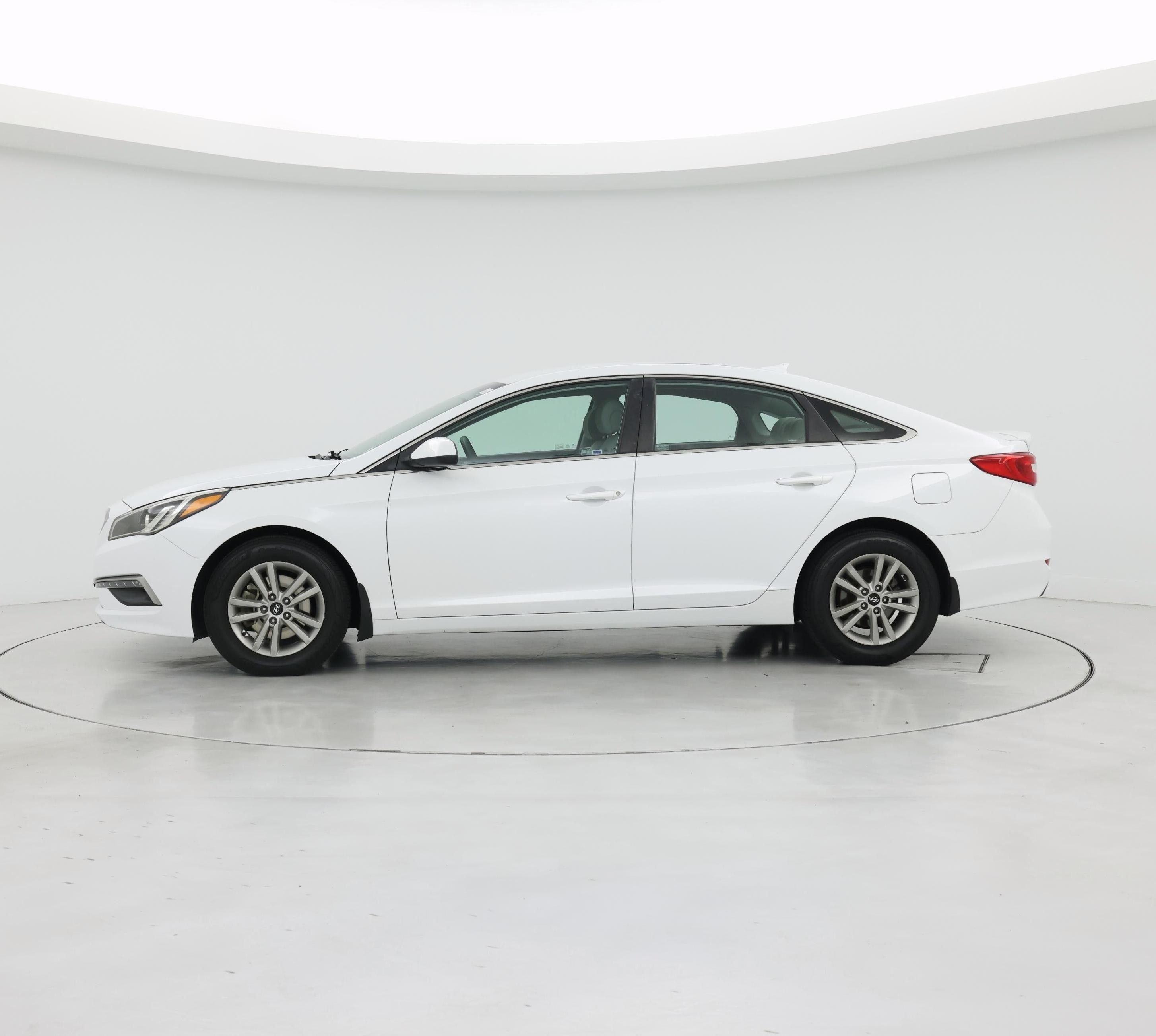Thumbnail: 2015 Hyundai Sonata - 3