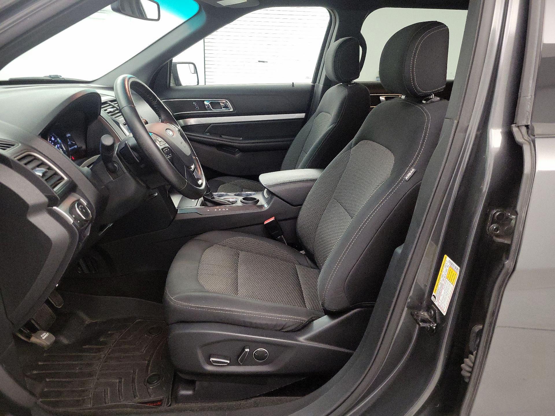 Thumbnail: 2017 Ford Explorer - 11