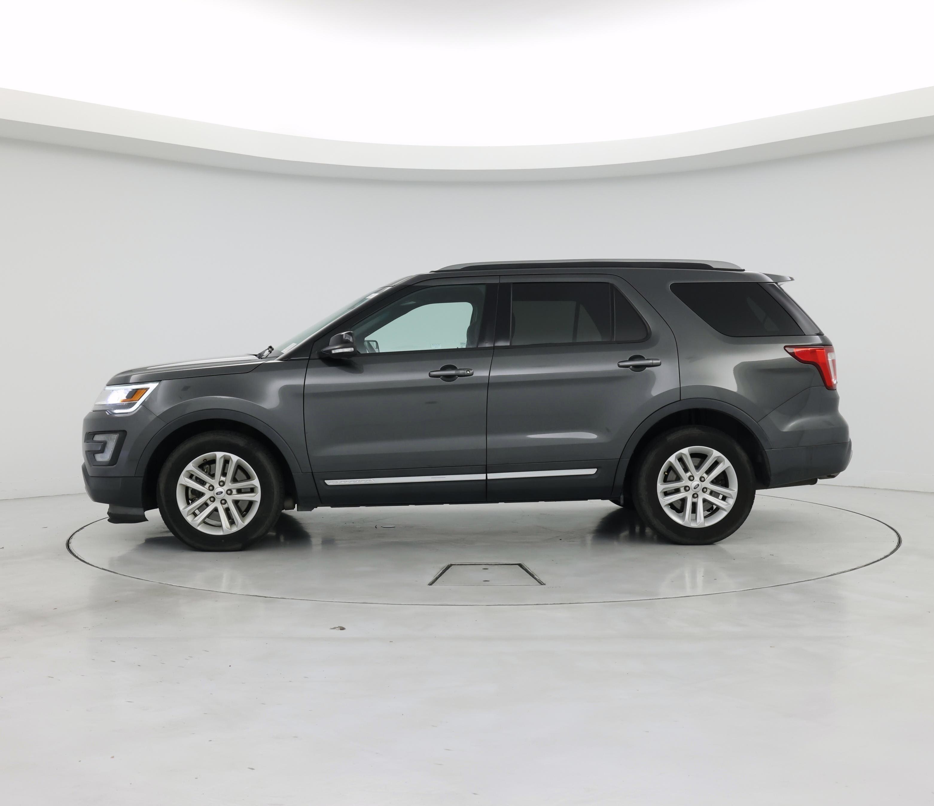 Thumbnail: 2017 Ford Explorer - 3