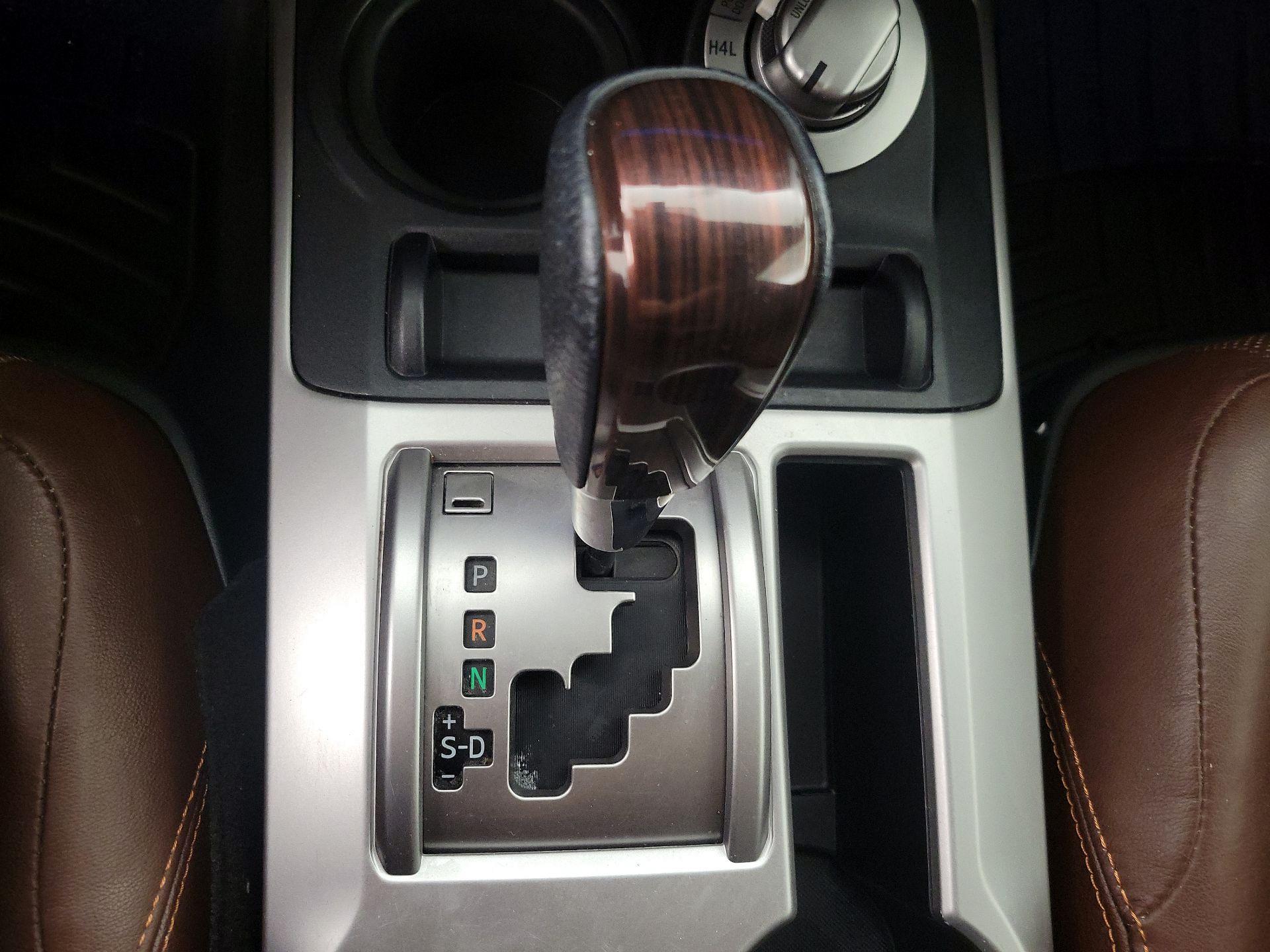 Thumbnail: 2015 Toyota 4Runner - 17