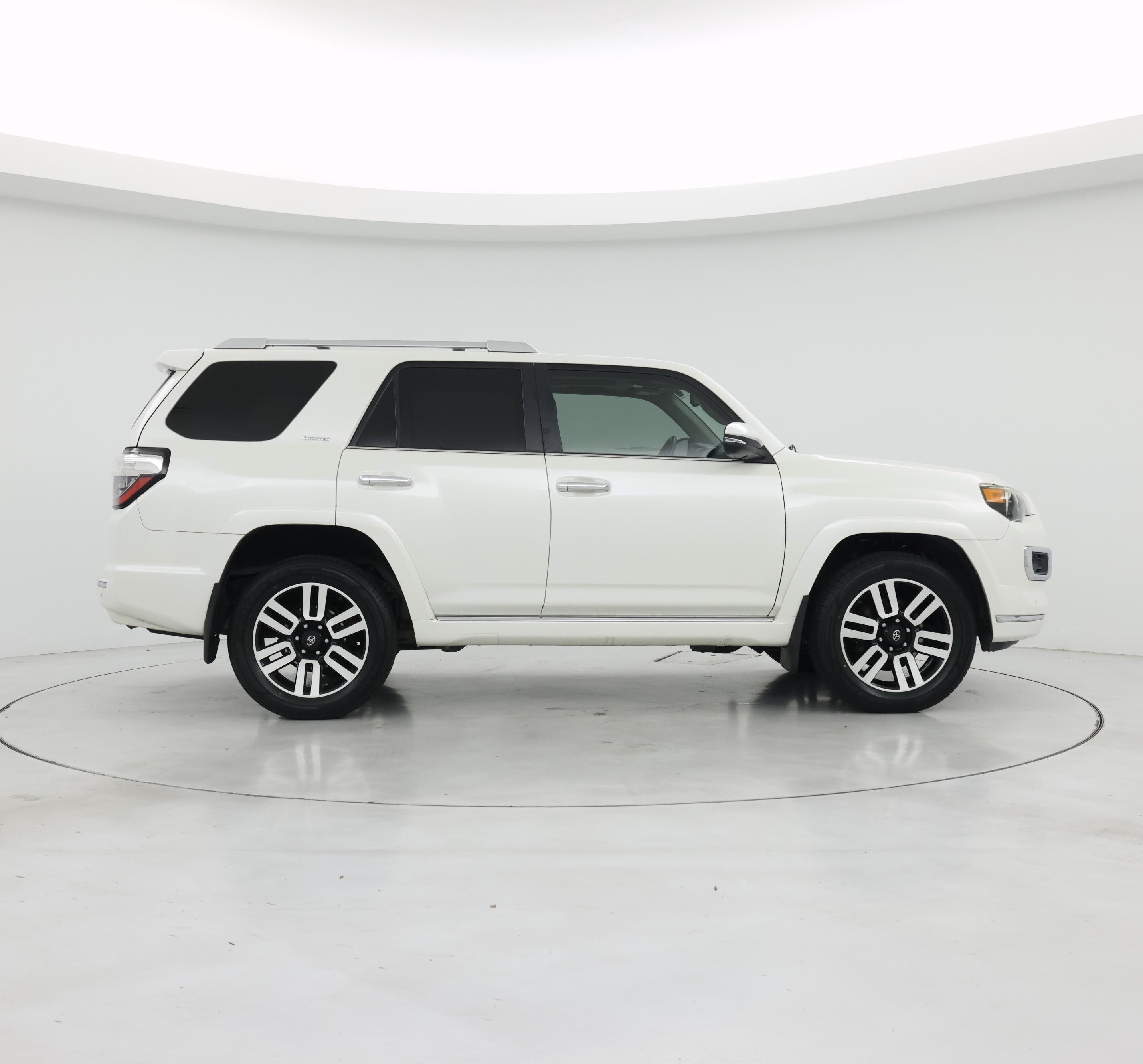 Thumbnail: 2015 Toyota 4Runner - 7