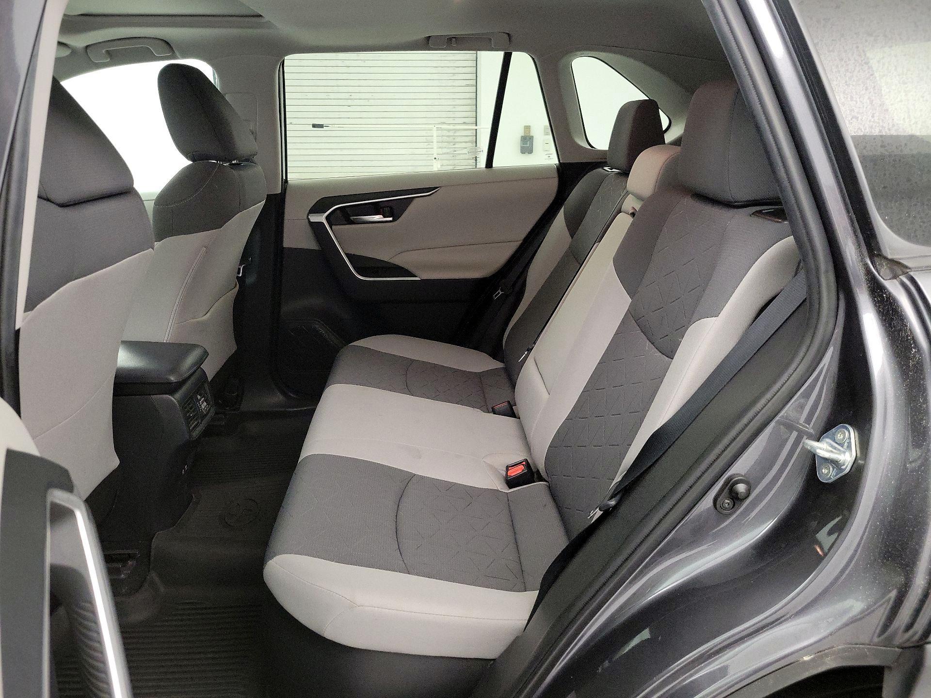 Thumbnail: 2021 Toyota RAV4 - 18