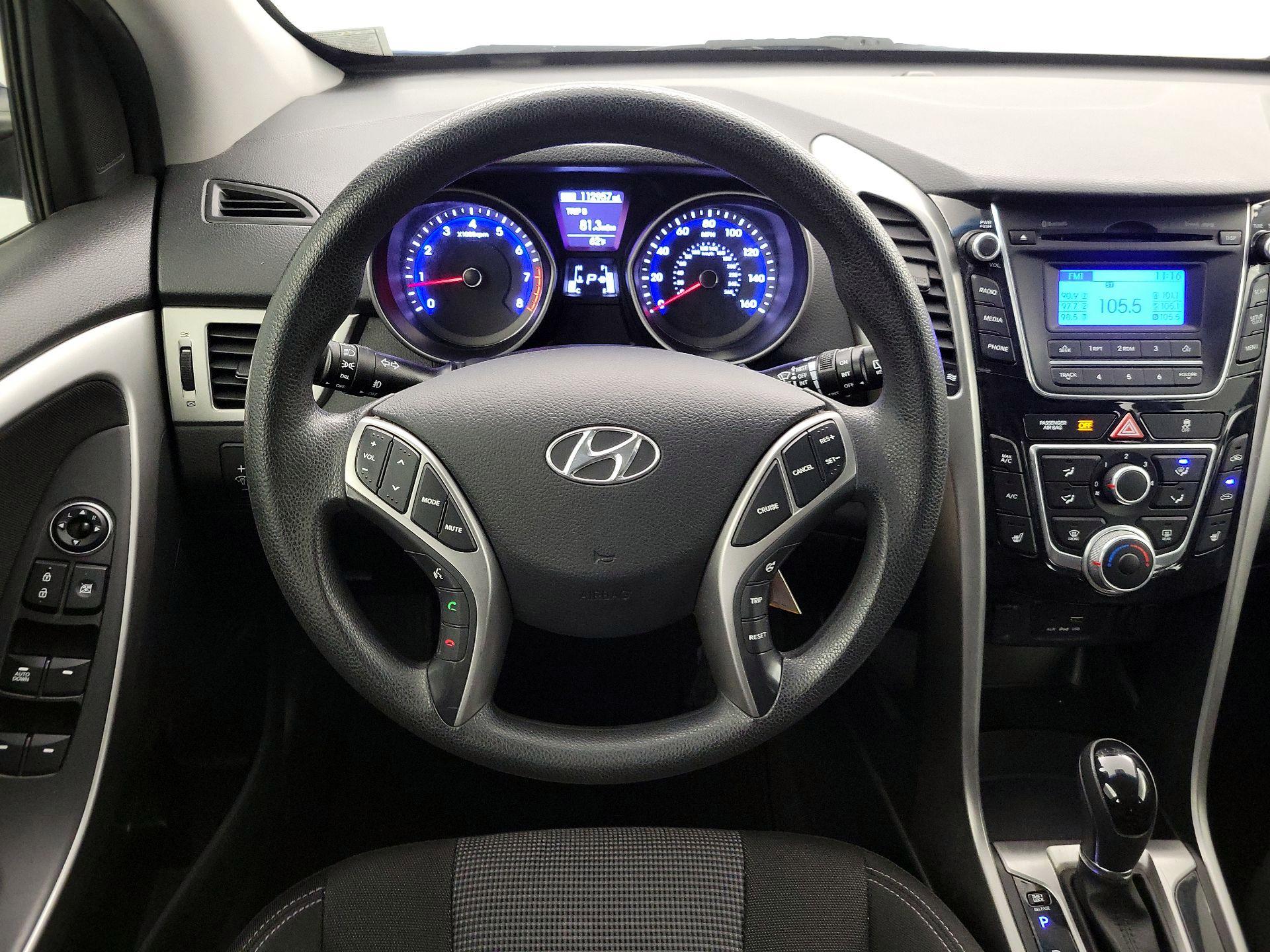 Thumbnail: 2015 Hyundai Elantra - 10