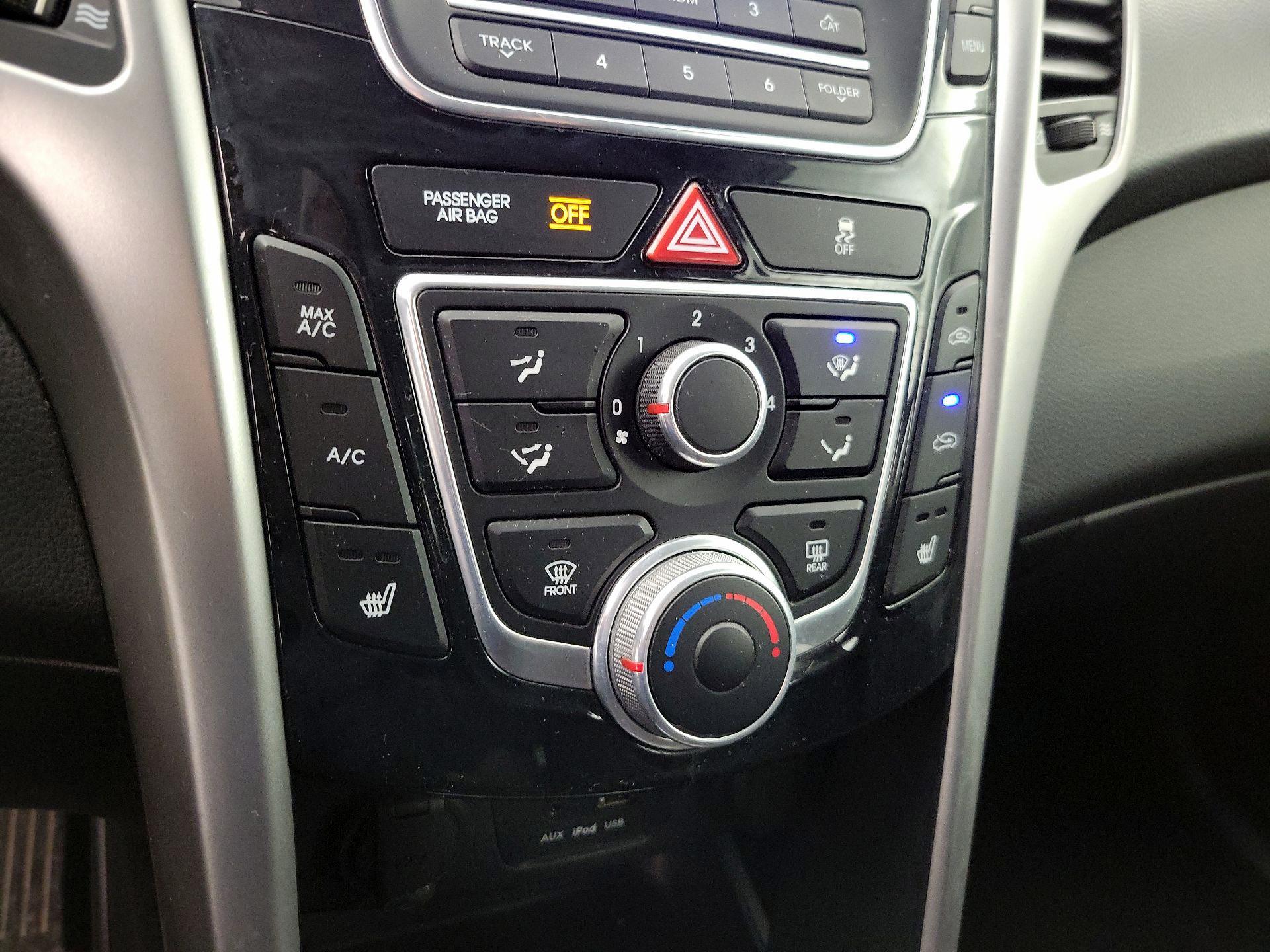 Thumbnail: 2015 Hyundai Elantra - 14