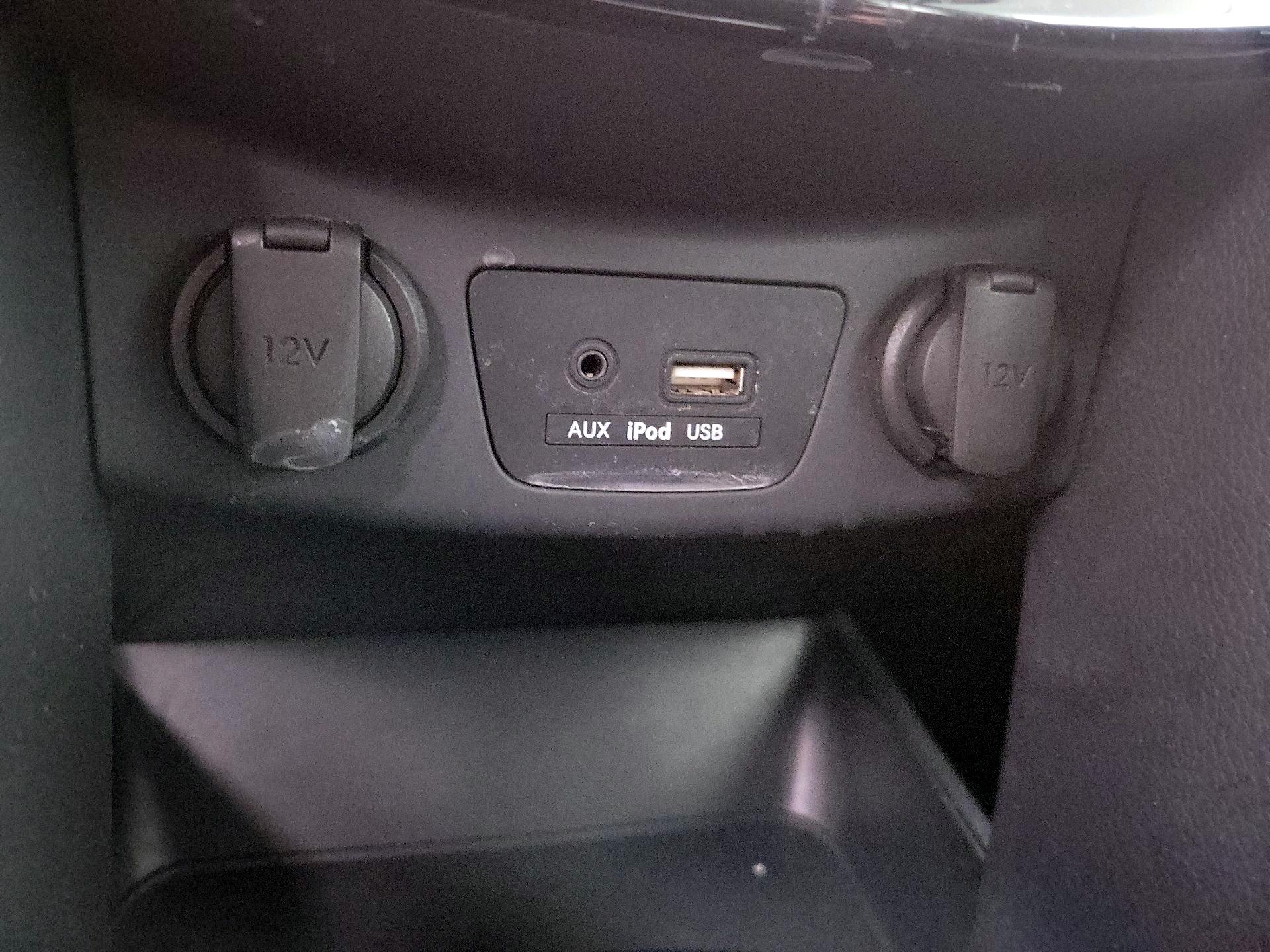 Thumbnail: 2015 Hyundai Elantra - 16