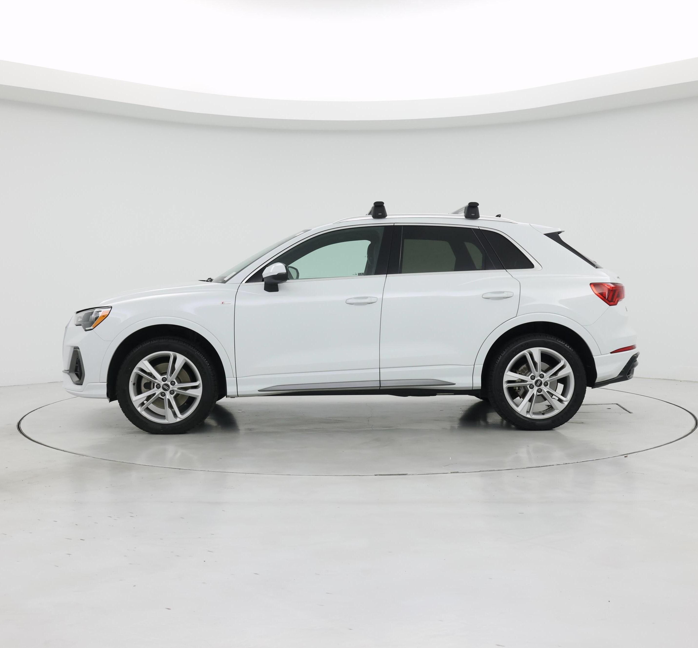 Thumbnail: 2021 Audi Q3 - 3