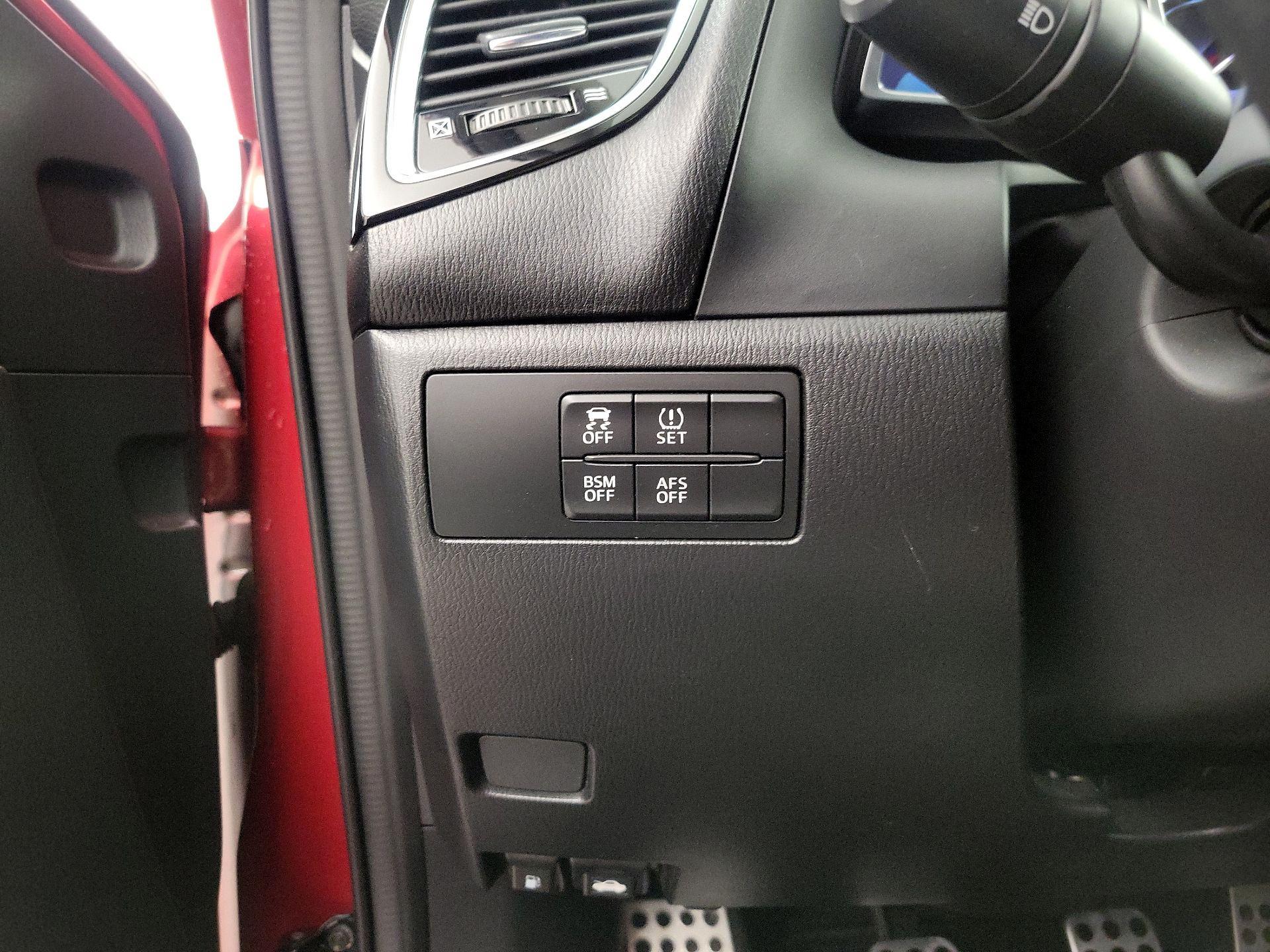 Thumbnail: 2015 Mazda Mazda3 - 13