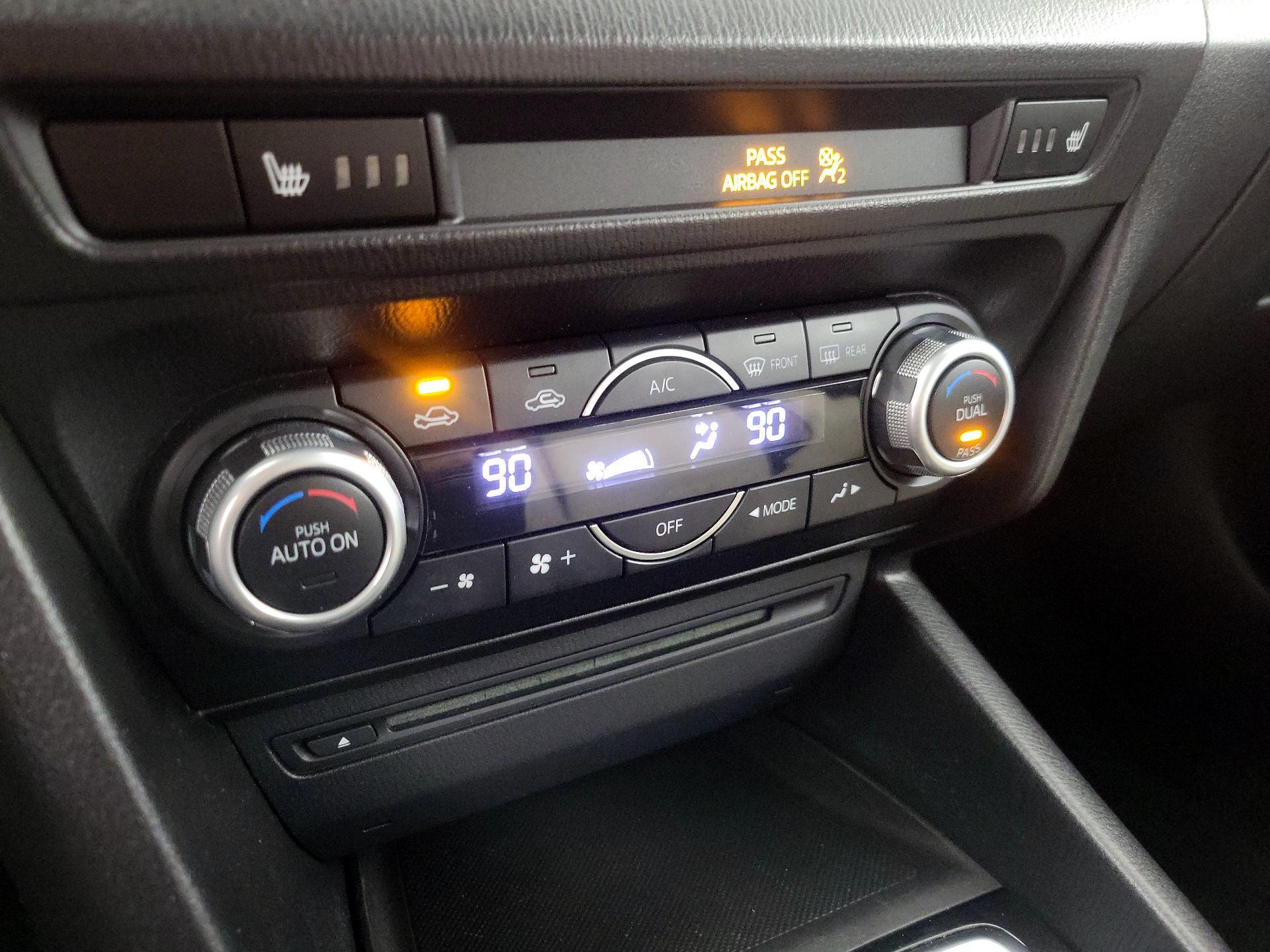 Thumbnail: 2015 Mazda Mazda3 - 17